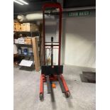 Presto Hydraulic Stacker Lift
