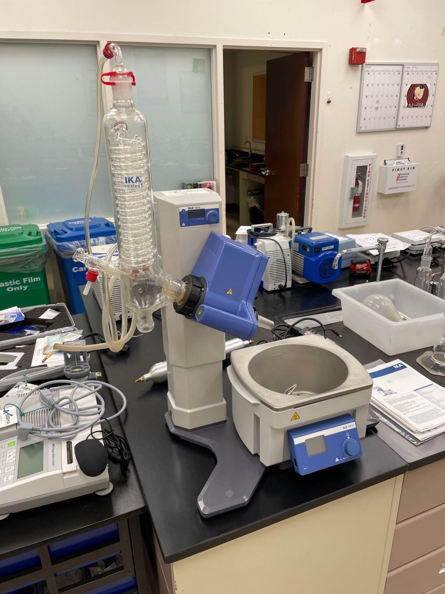 IKA RV8 Rotary Evaporator w/ HB10 - Image 2 of 11