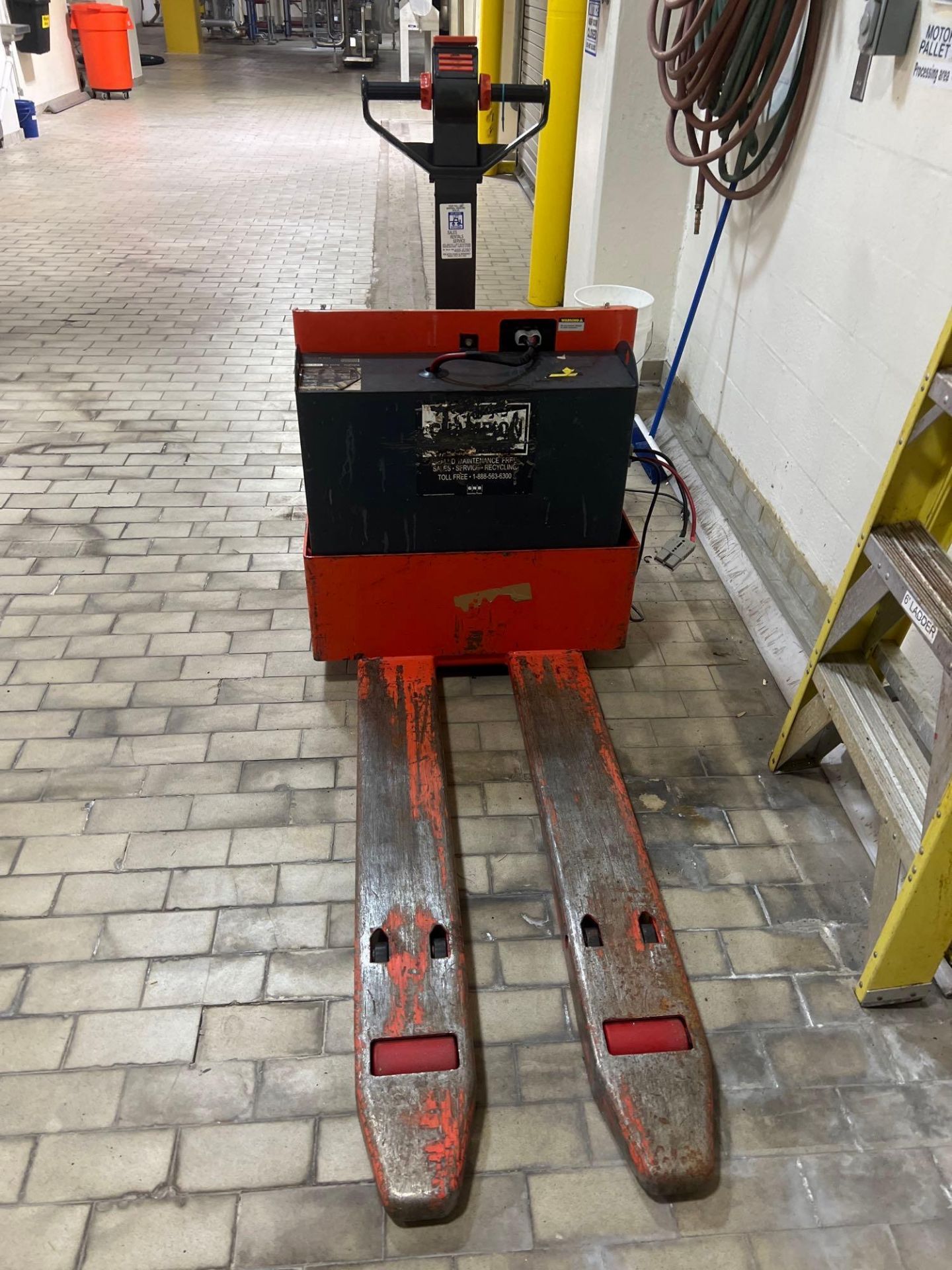 Toyota 6HBW20 Pallet Pro Pallet Jack