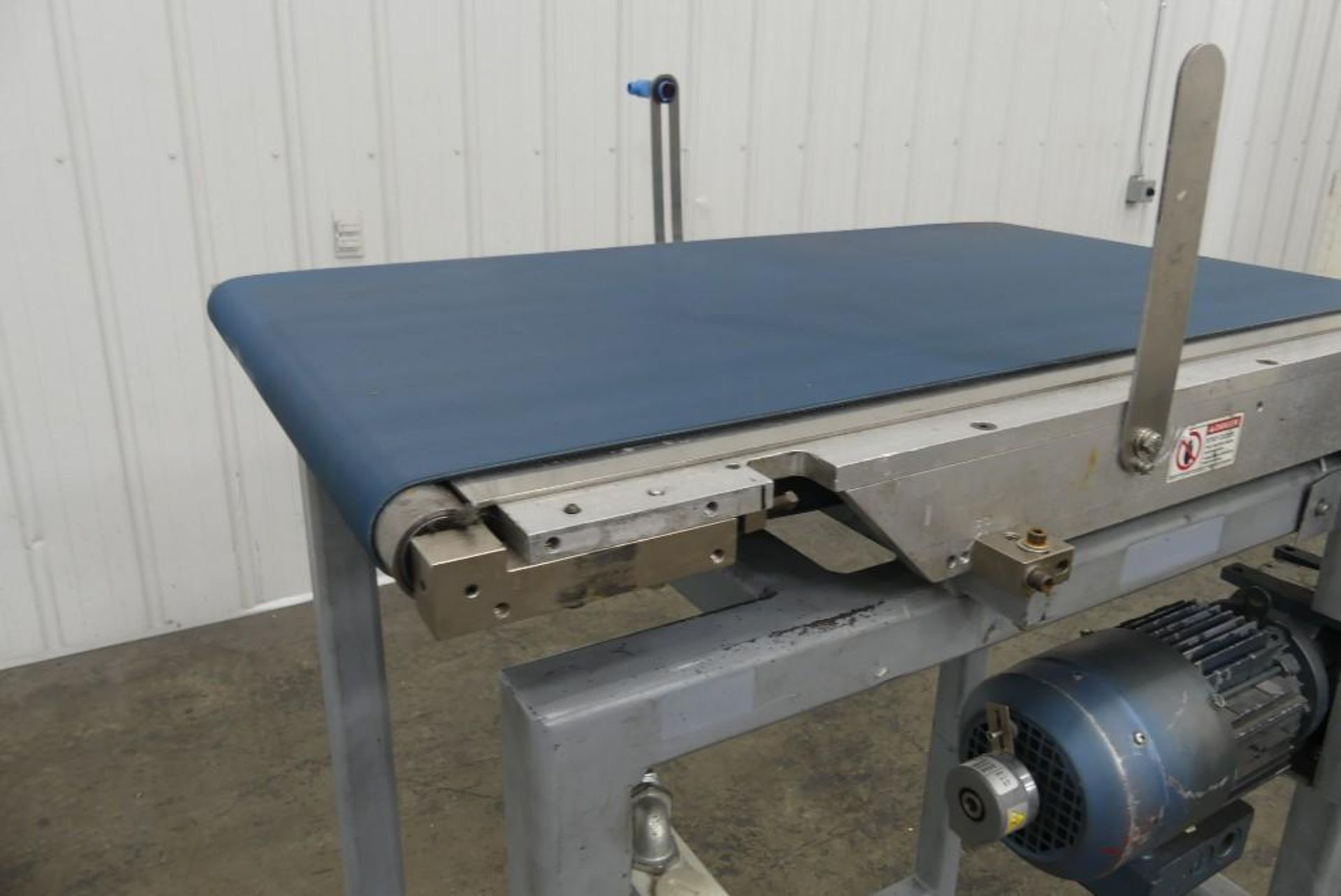 33" L x 18" W Conveyor on Adjustable Height Stand - Image 4 of 13