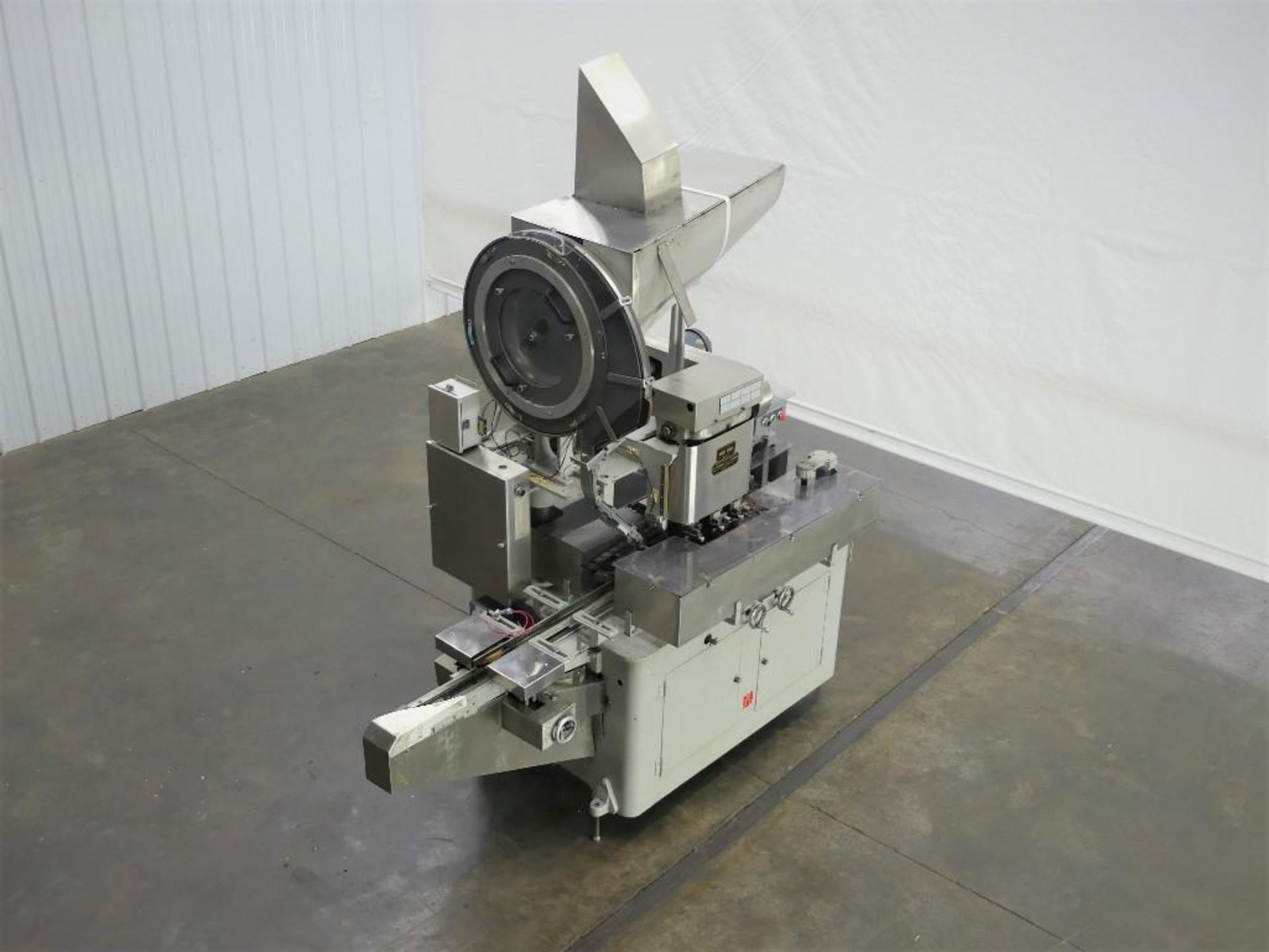 Resina U 30 699 In-Line 4 Spindle Capper - Image 3 of 20