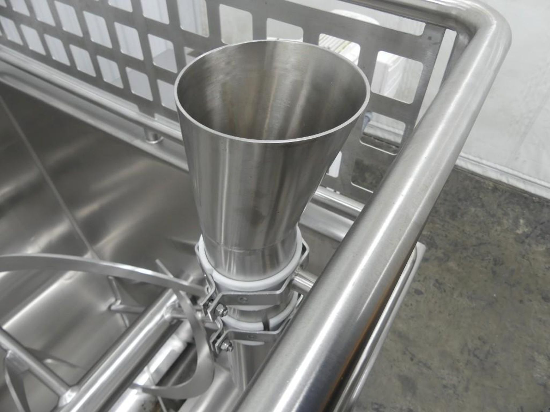 Stainless Steel Double Ribbon Blender 1000 Gallons - Image 9 of 16