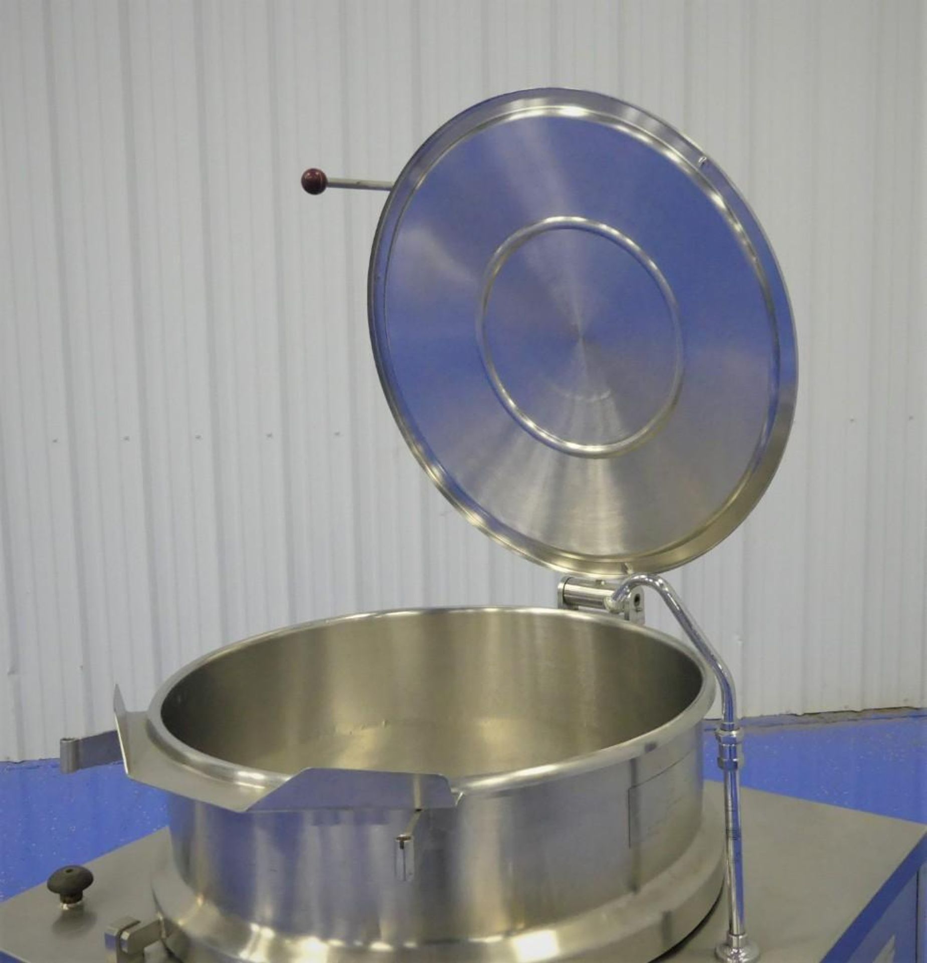 Crown DMT-40 Direct Steam Tilting Kettle - Image 5 of 11