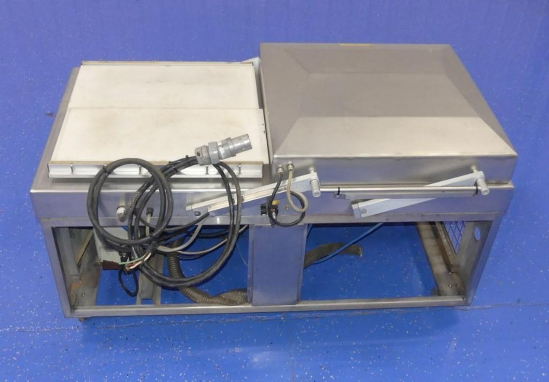 Dual Chamber Vacuum Bag Sealer - Image 4 of 7