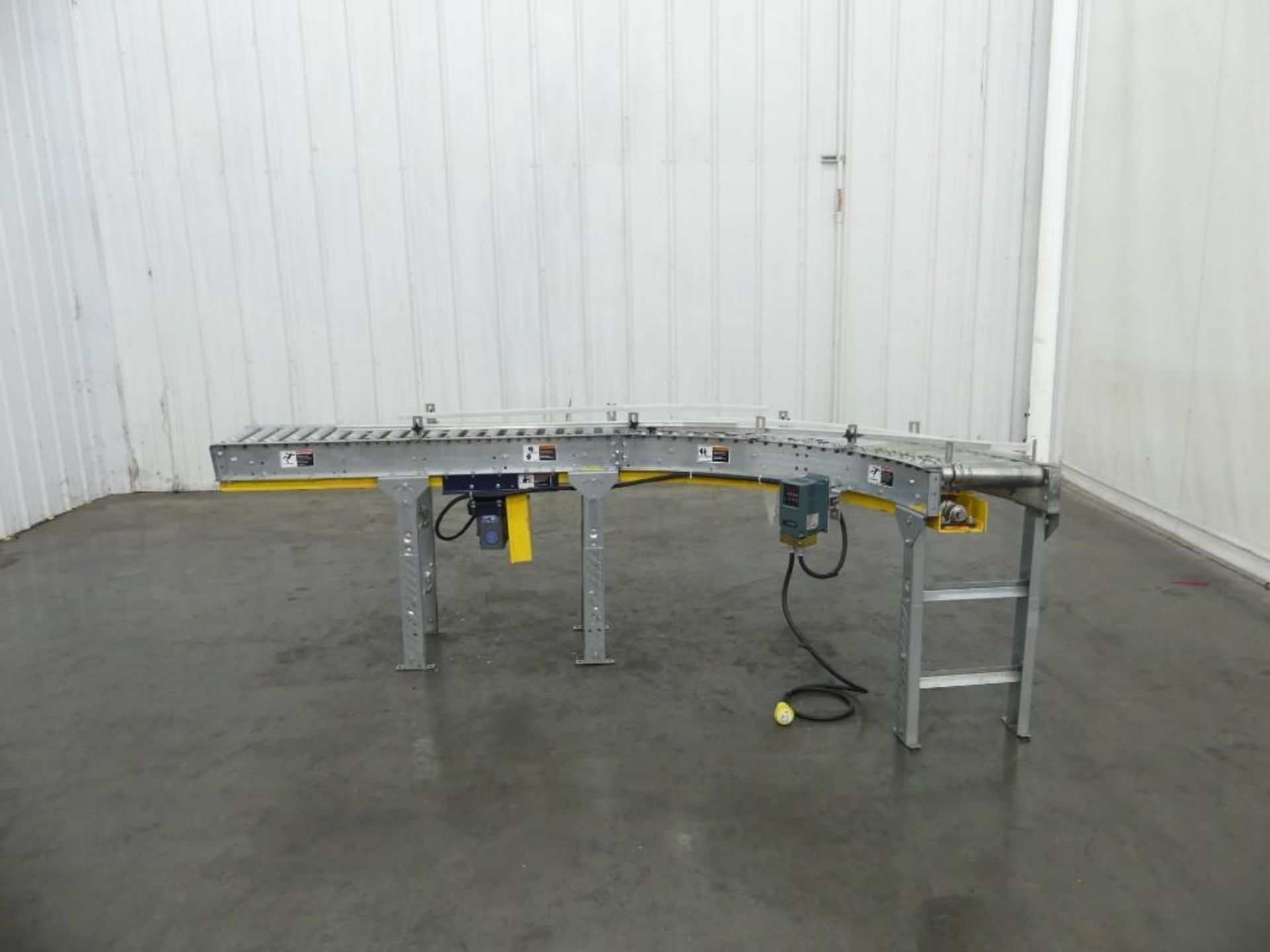Hytrol Lineshaft Roller Conveyor 15' L x 9.5 W