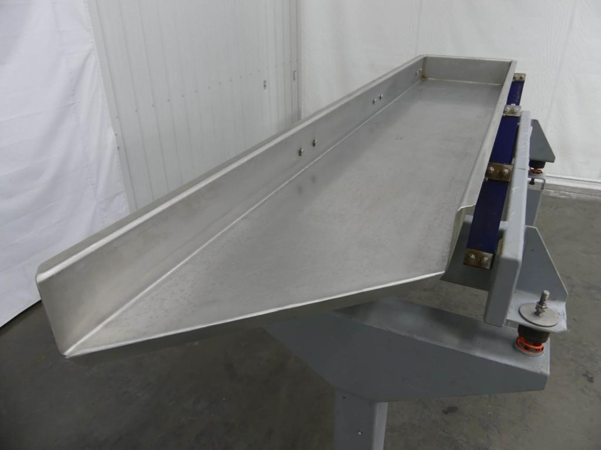 Key Iso-Flo Vibratory Conveyor 88" Long x 18" Wide - Image 4 of 11