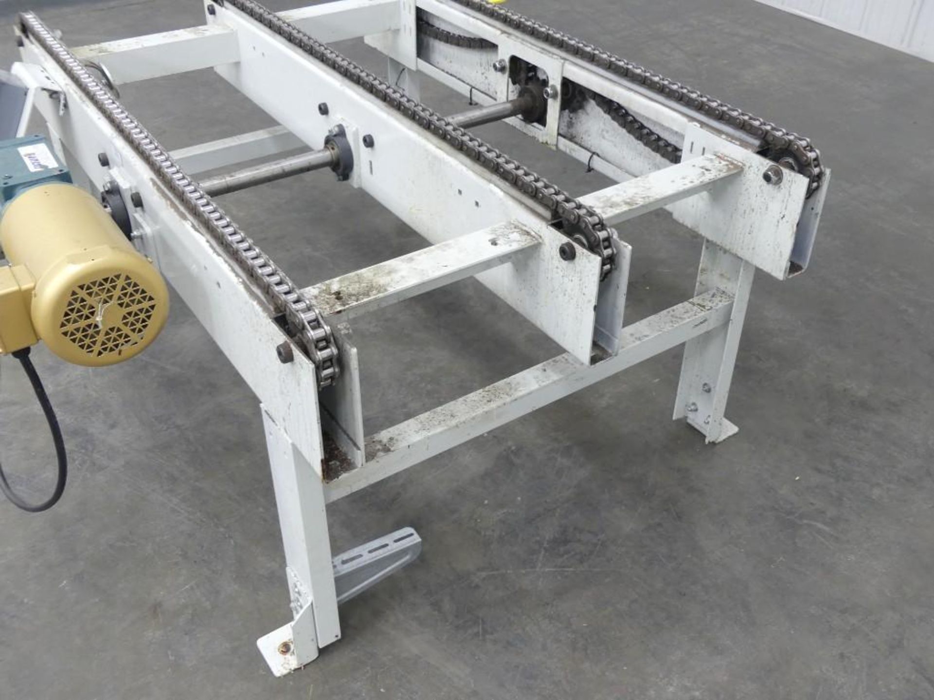 vonGAL 60 Inch L x 37 Inch W Chain Pallet Conveyor - Image 3 of 7