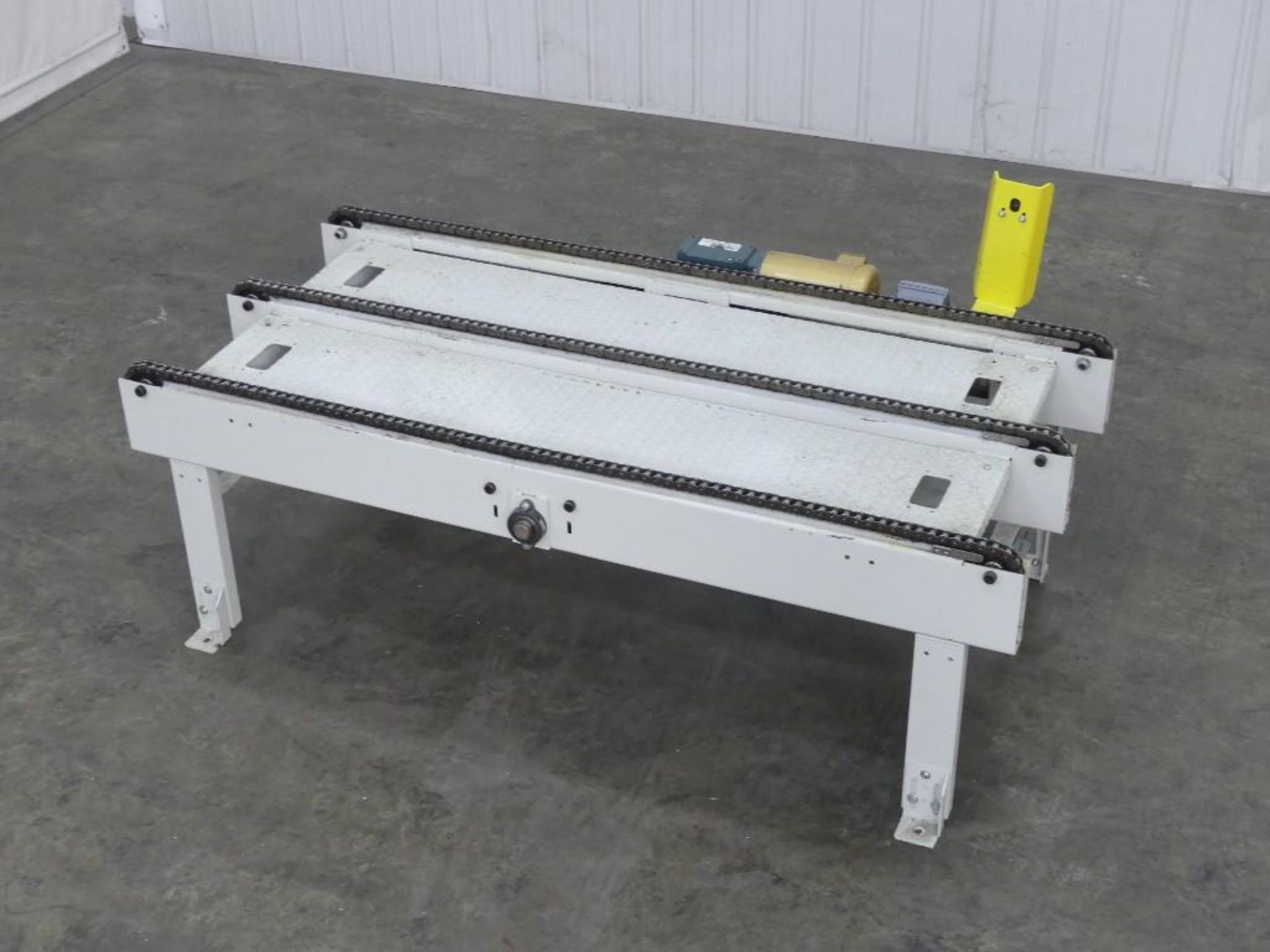 vonGAL 84 Inch L x 37 Inch W Chain Pallet Conveyor - Image 2 of 7