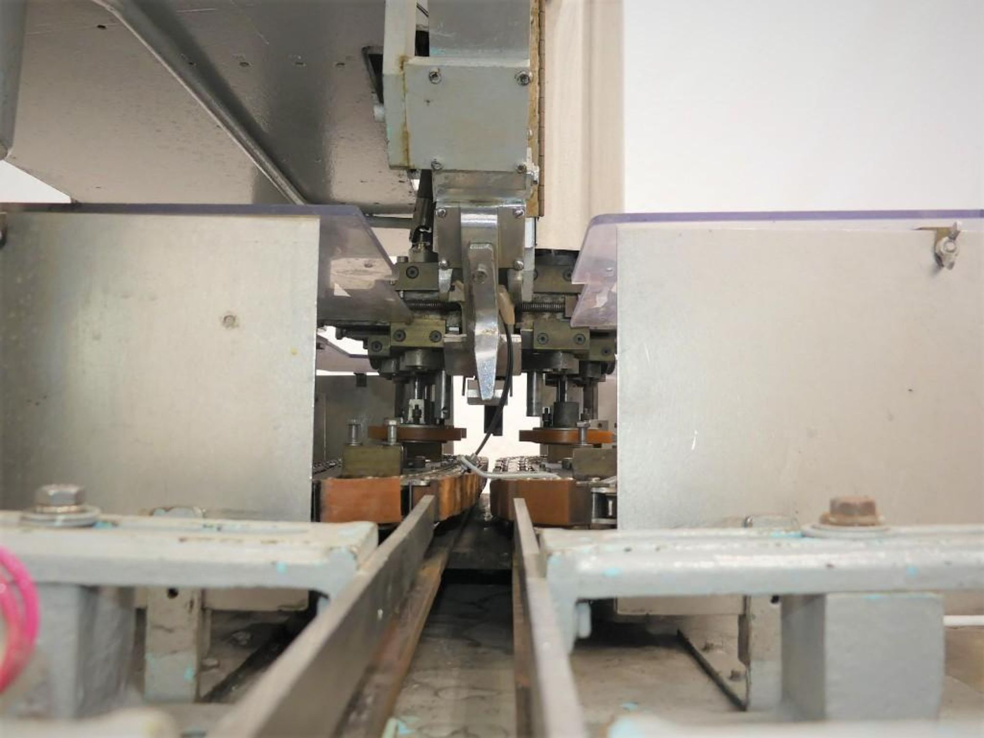 Resina U 30 699 In-Line 4 Spindle Capper - Image 8 of 20