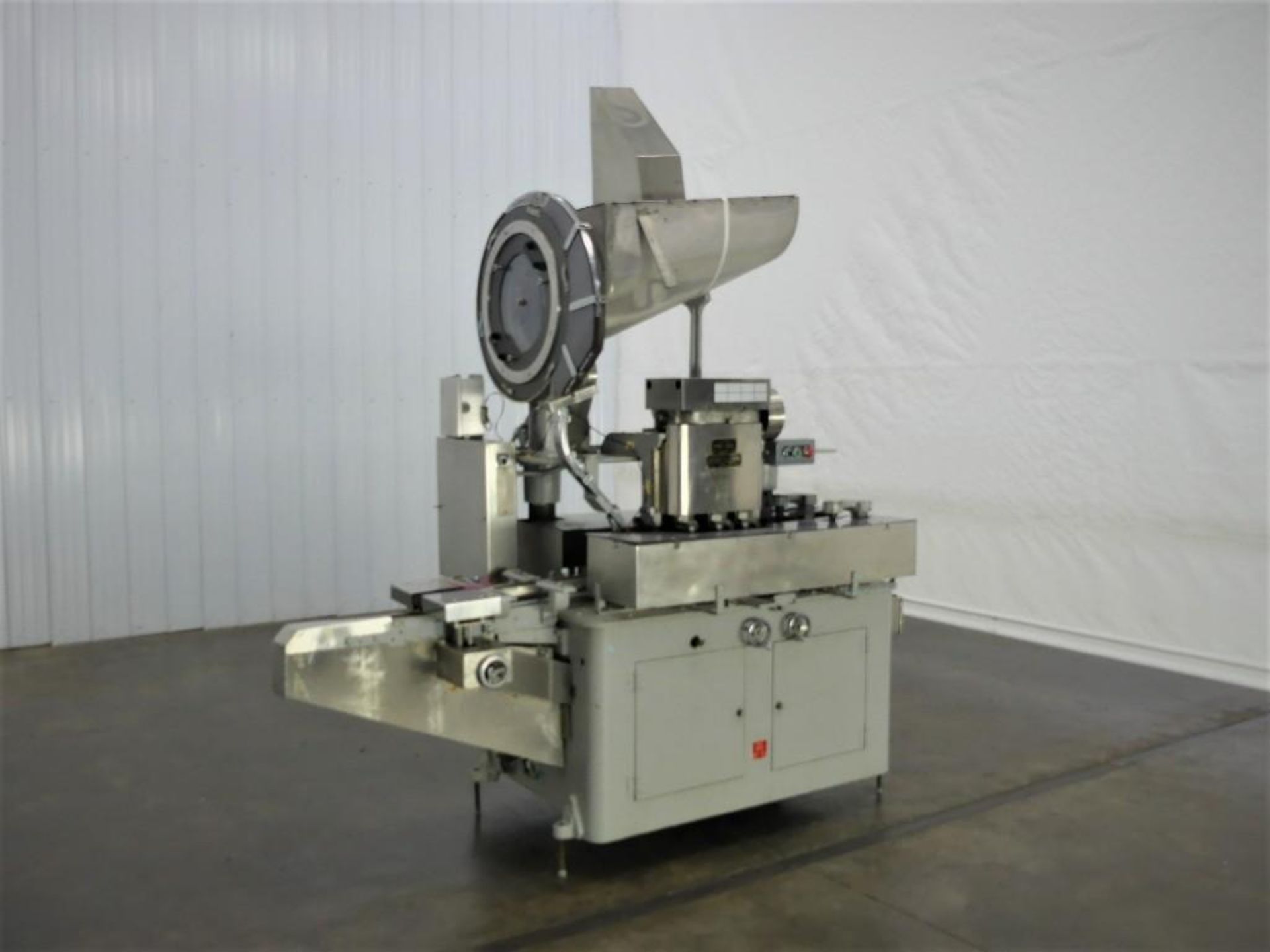 Resina U 30 699 In-Line 4 Spindle Capper - Image 2 of 20