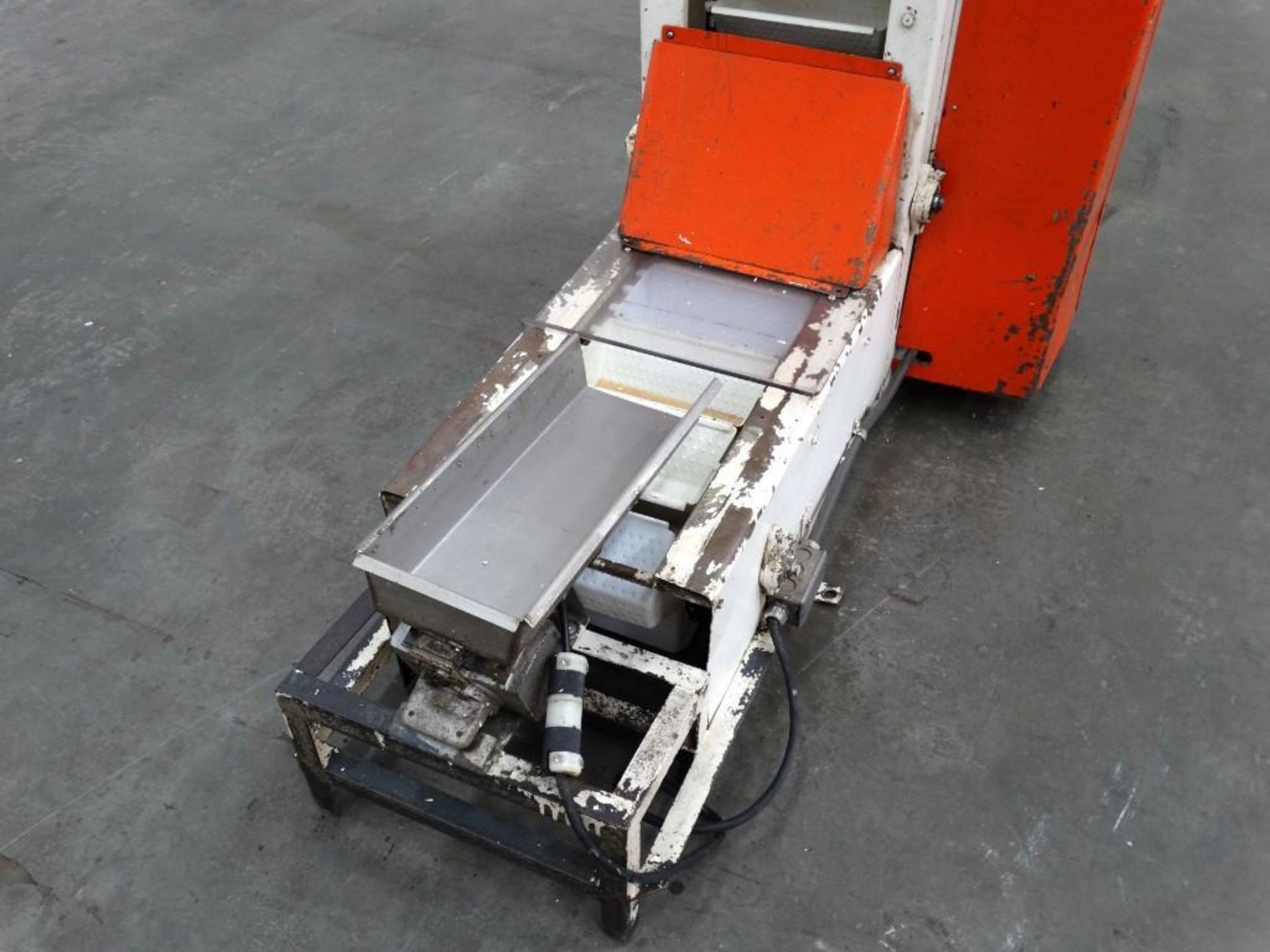 Incline Bucket Conveyor C Frame 133" H Discharge - Image 4 of 11