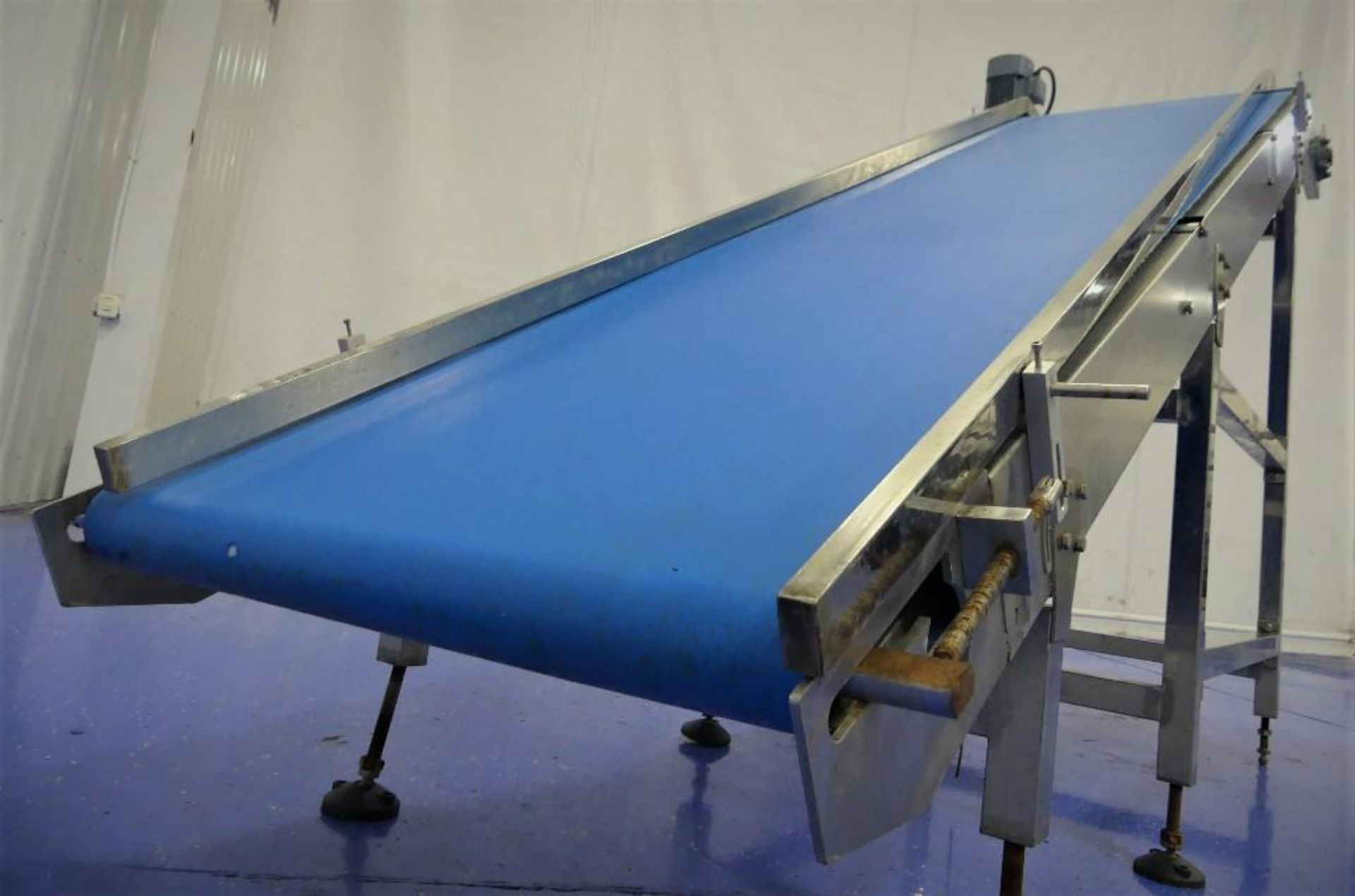 142.5" L by 33" W Blue Belt Incline Conveyor - Image 4 of 8
