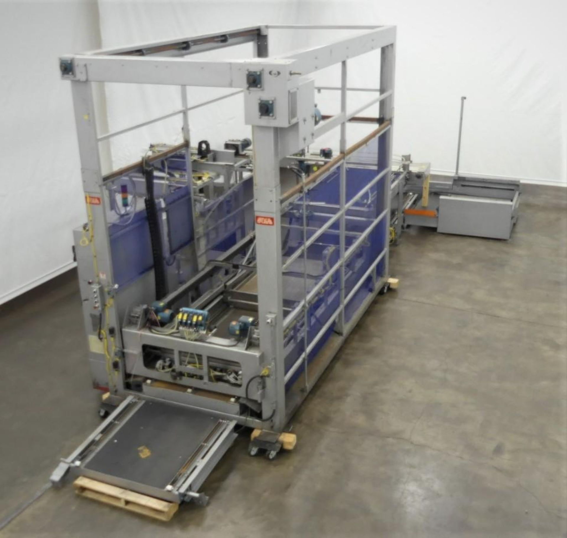 Unipak WD-7797 Automatic Bottle Depalletizer - Image 4 of 20