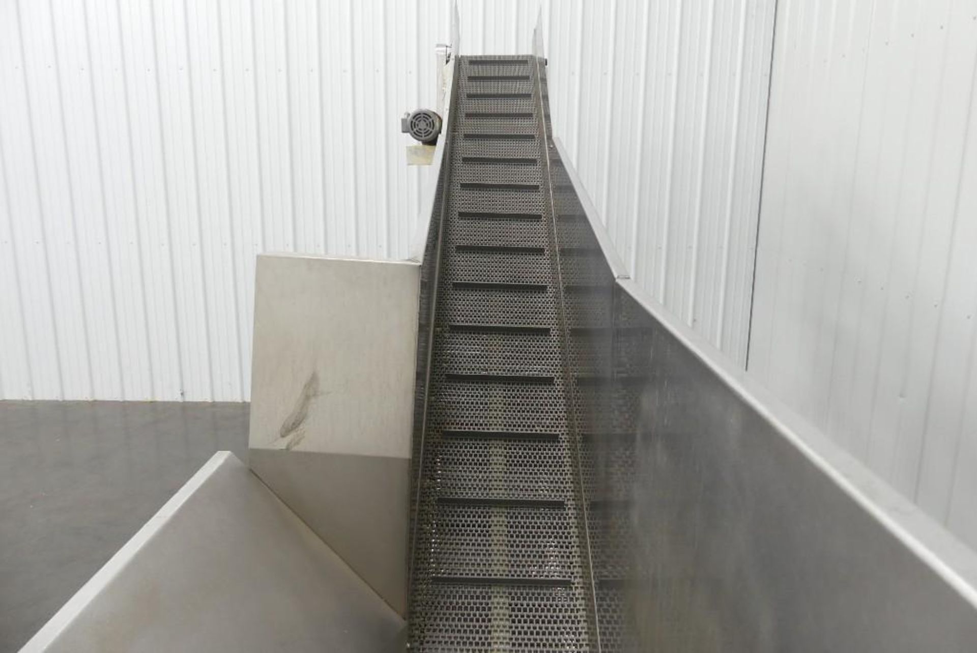 Cleated Incline Conveyor with Hopper 16" Wide - Image 6 of 7