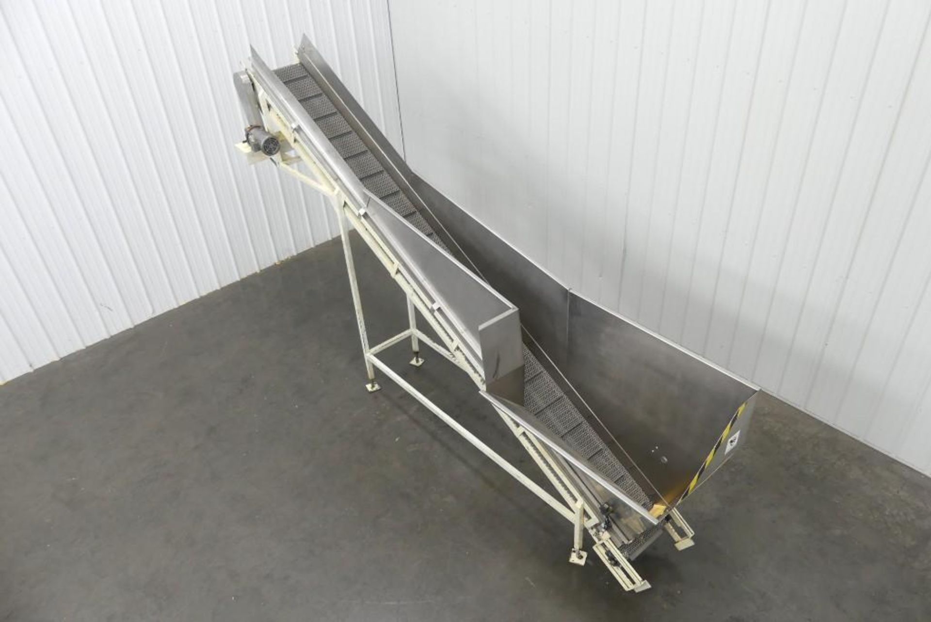 Cleated Incline Conveyor with Hopper 16" Wide - Image 4 of 7