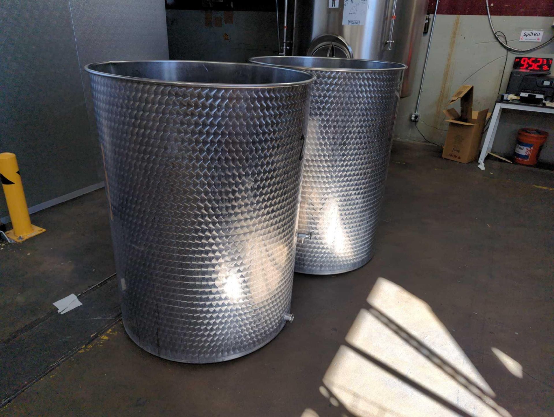 (2) Stainless Steel Tanks - Image 2 of 9