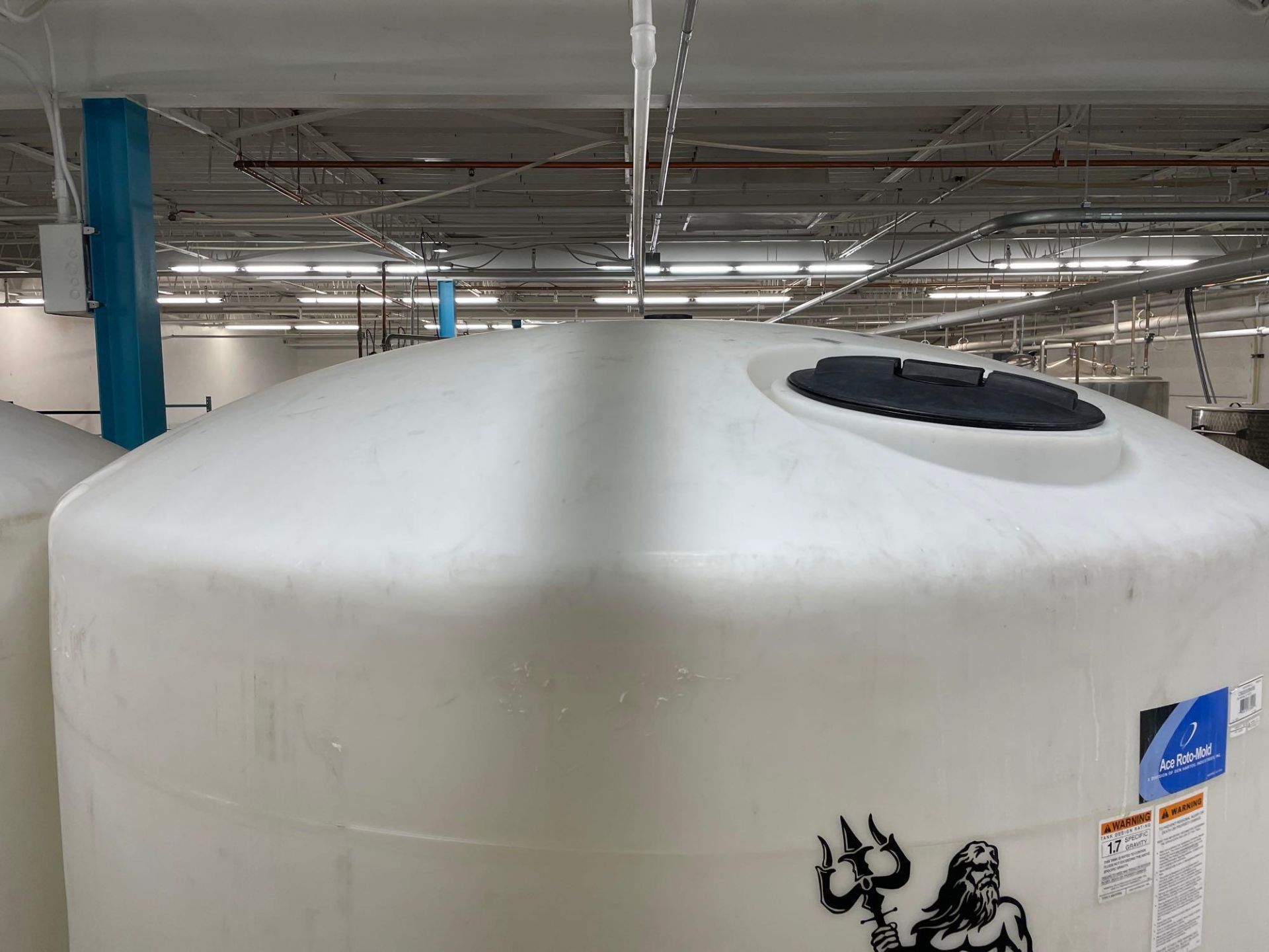 Ace Roto-Mold 2000 Gallon Plastic Tank - Image 6 of 6