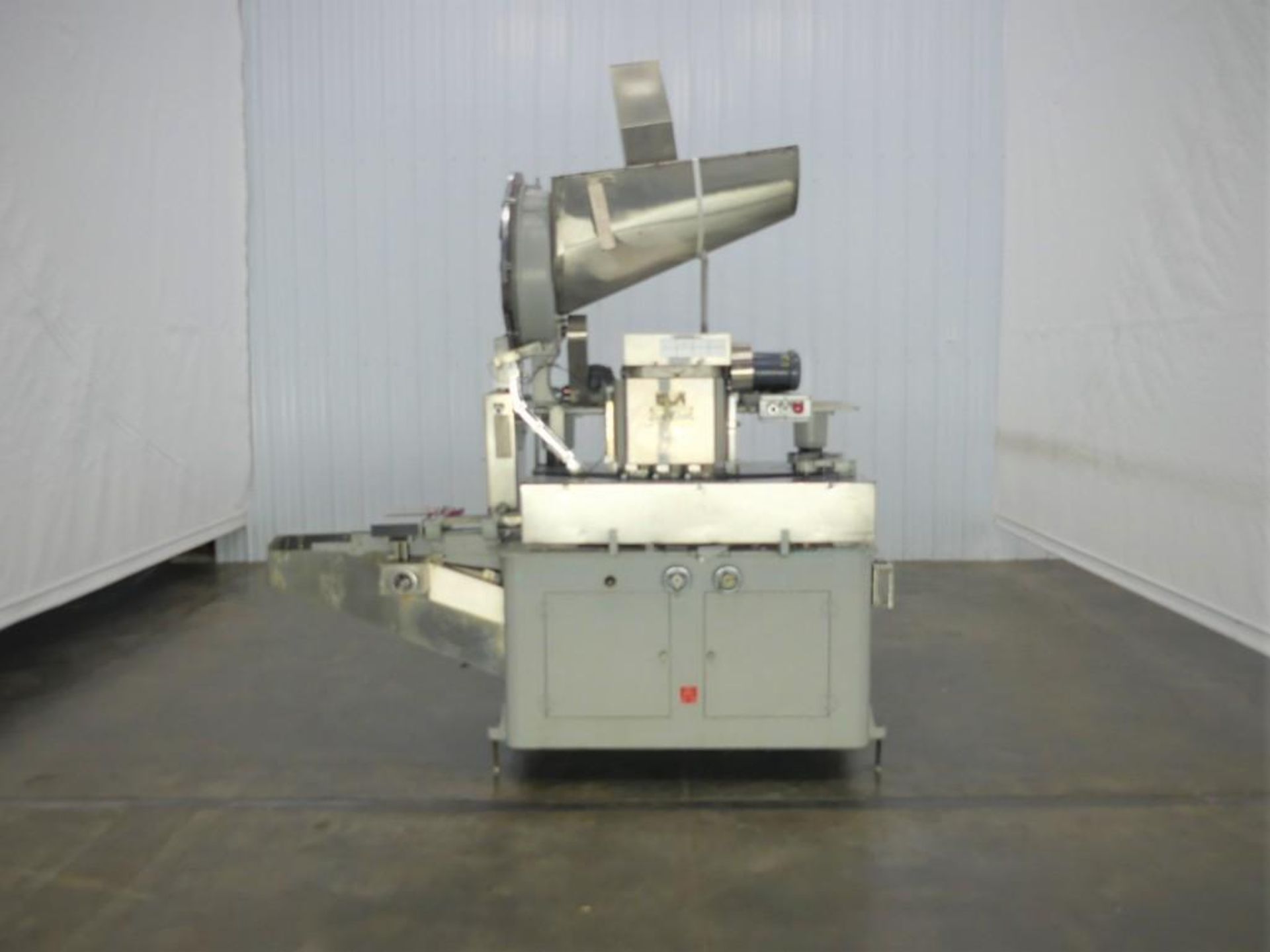 Resina U 30 699 In-Line 4 Spindle Capper