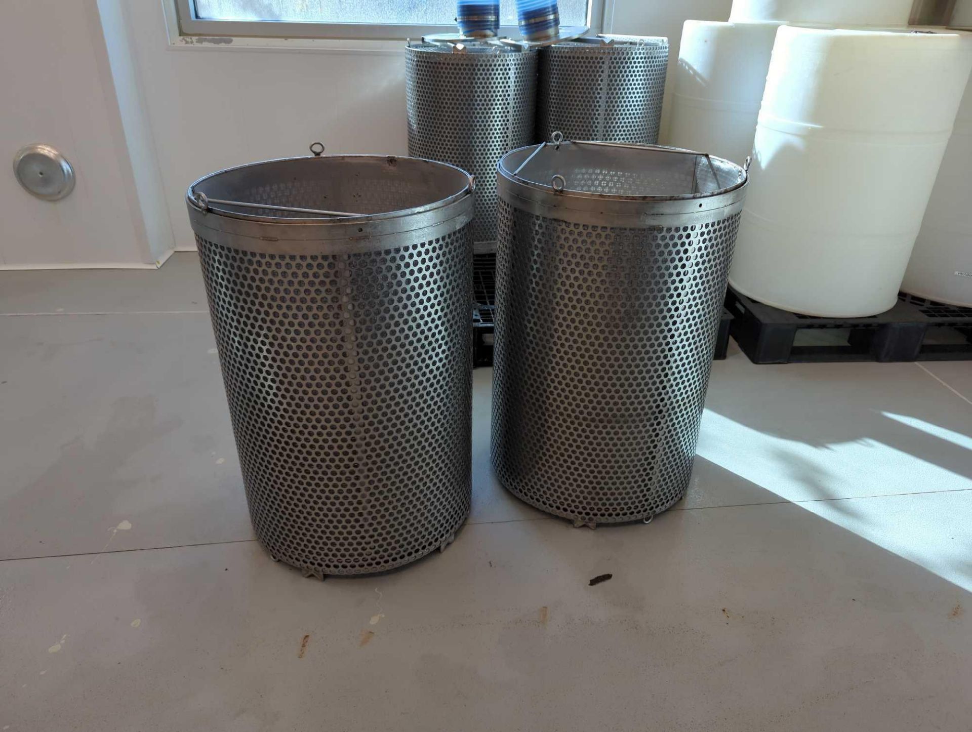 2 Barrel Mesh Filters - Image 7 of 7