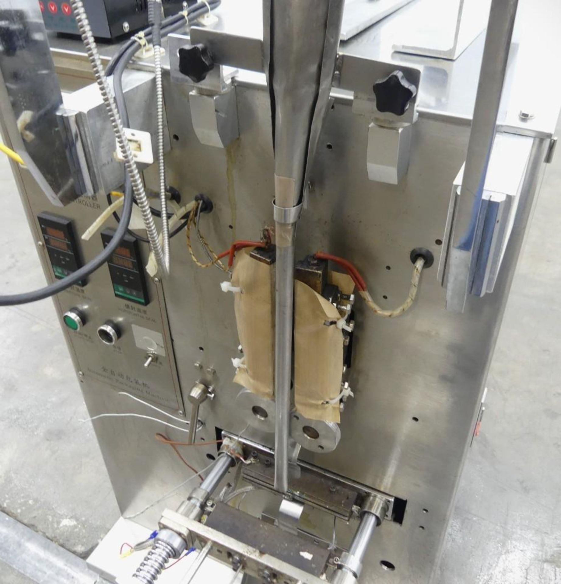 Vertical Form Fill and Seal Machine - Image 9 of 22