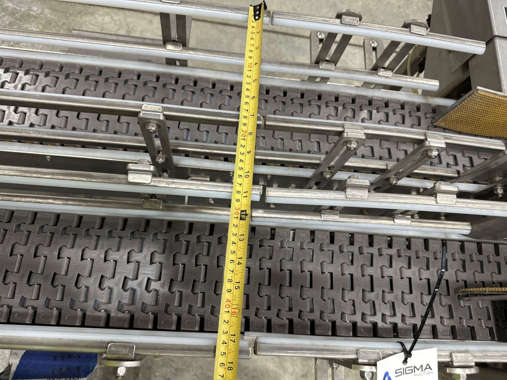 Two 23 ft Motorized 90 Degree Plastic Table-Top Conveyor - Image 9 of 9