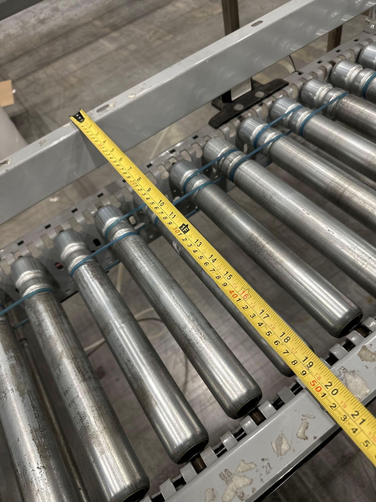 26 ft Lineshaft Roller Conveyor - Image 7 of 8
