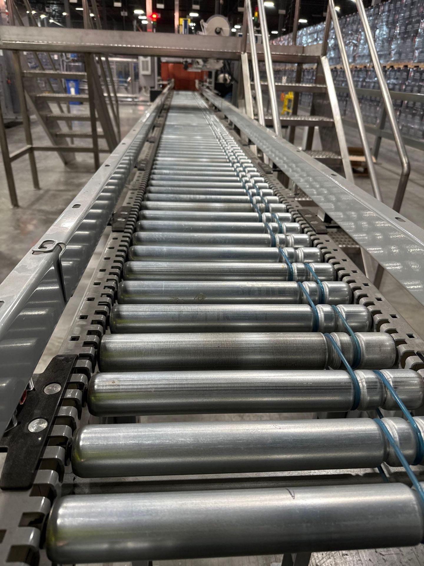 26 ft Lineshaft Roller Conveyor - Image 3 of 8