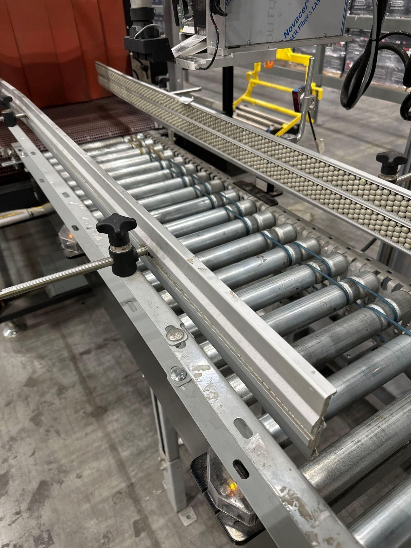 26 ft Lineshaft Roller Conveyor - Image 5 of 8