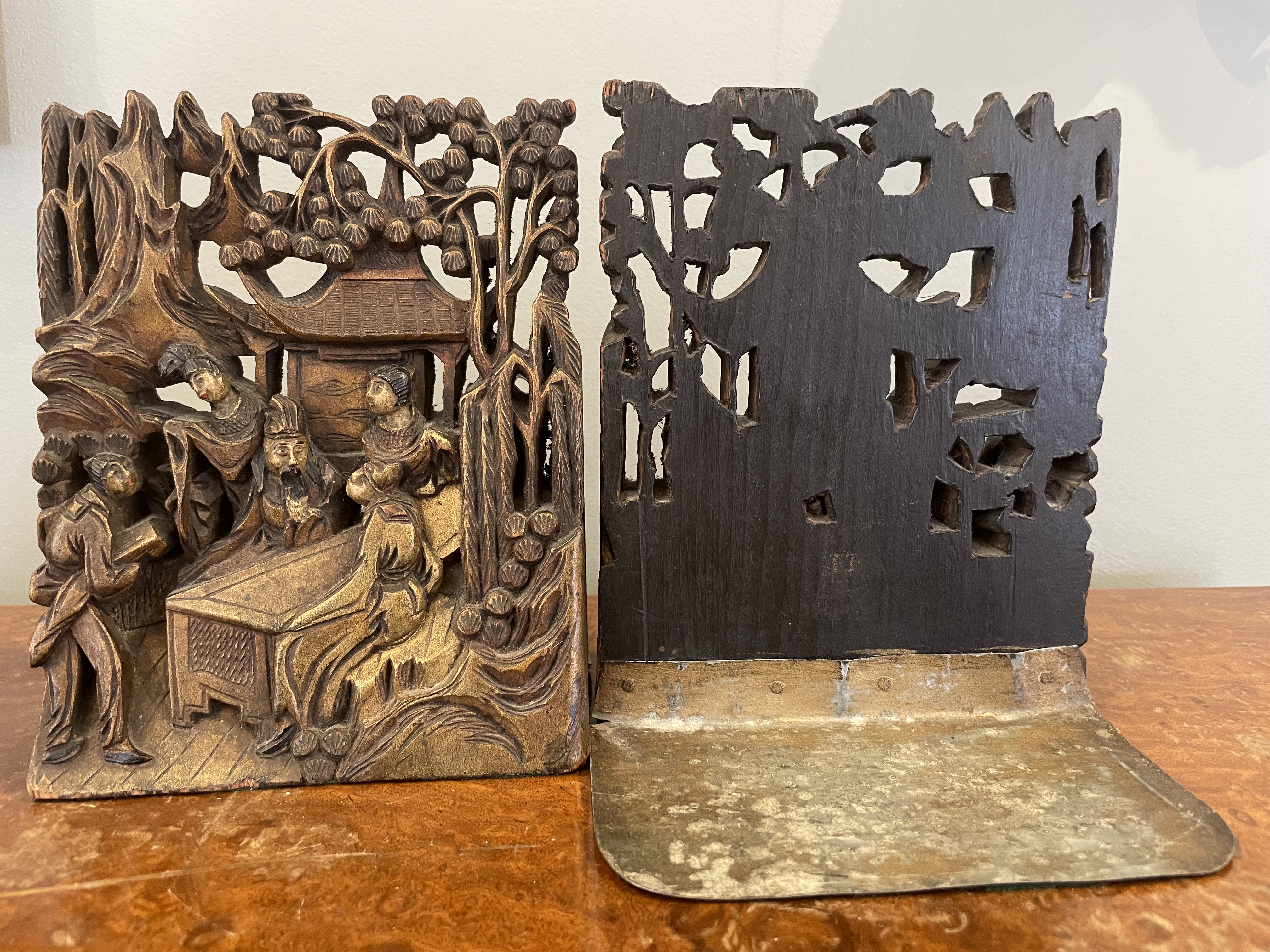 NO RESERVE: 20th Century, A pair of carved wood bookends, carved wood, painted figural tobacco caddy - Image 7 of 7