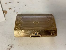 NO RESERVE: Mid-20th Century, A 9-carat gold cigarette case or compact case