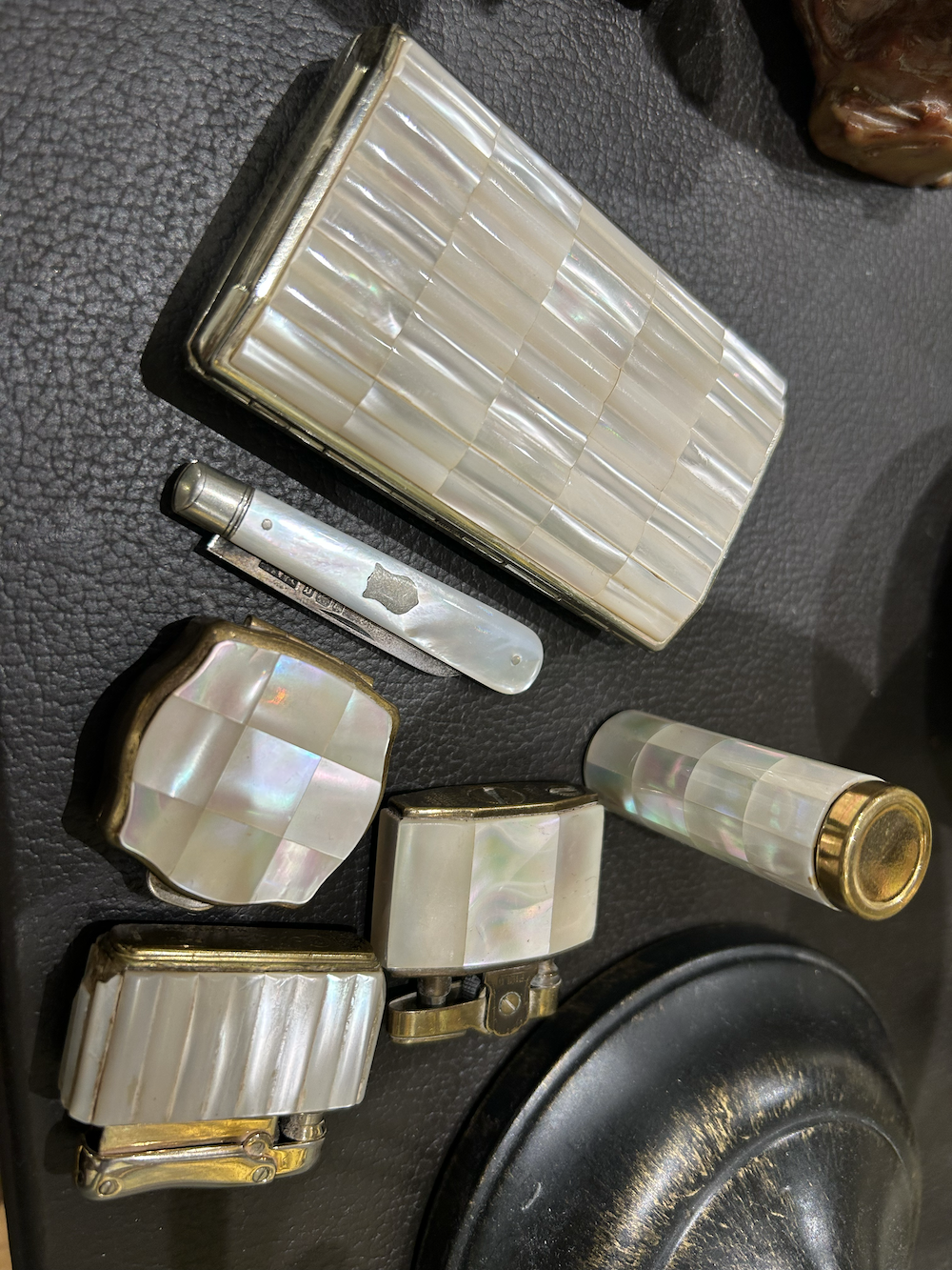 NO RESERVE: 19th Century, A collection of mother of pearl items - Image 4 of 4