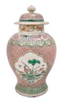 19th Century, A large Famille Rose porcelain urn