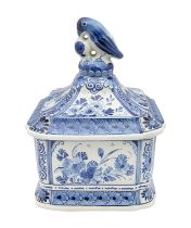 NO RESERVE: Delft (?), A blue and white ceramic lidded dish with bird