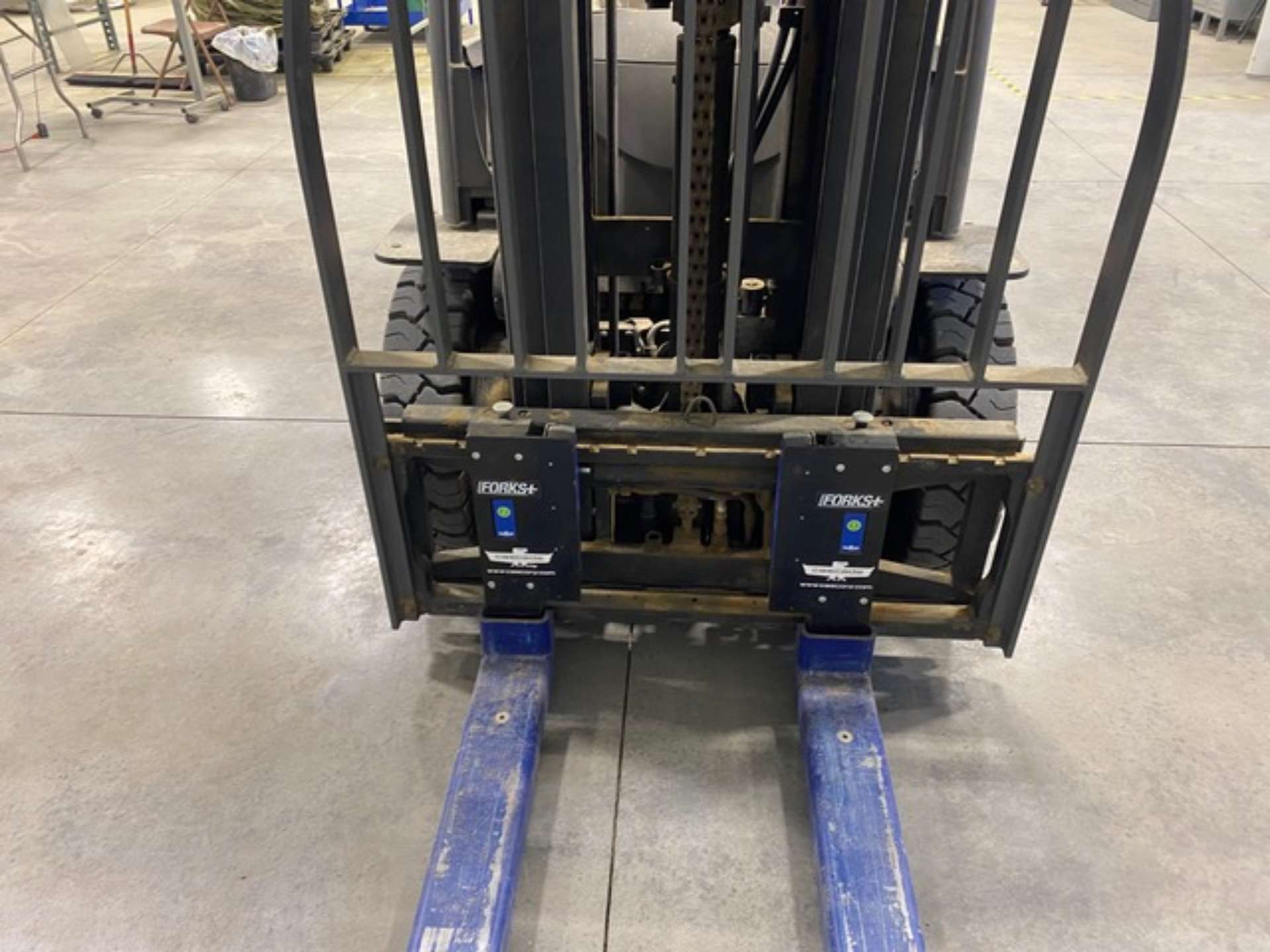 Cascade Electrix Crown Model C-5 5,000# Capacity LP Forklift Truck with Sideshifter and ...