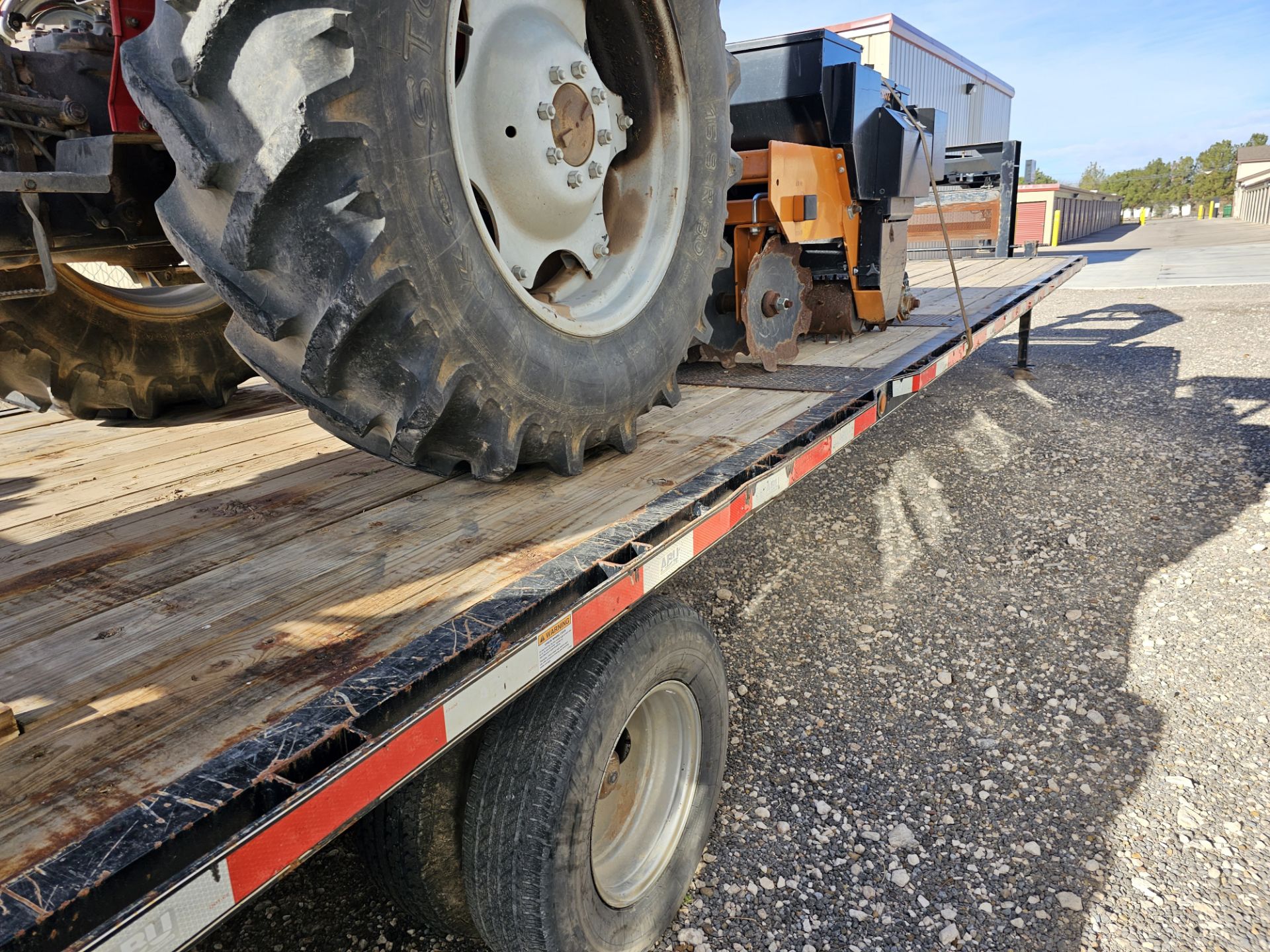 2019 ABU GOOSENECK TRAILER, 40', FLATBED W/ DOVETAIL DROP DOWN RAMPS - Image 15 of 15