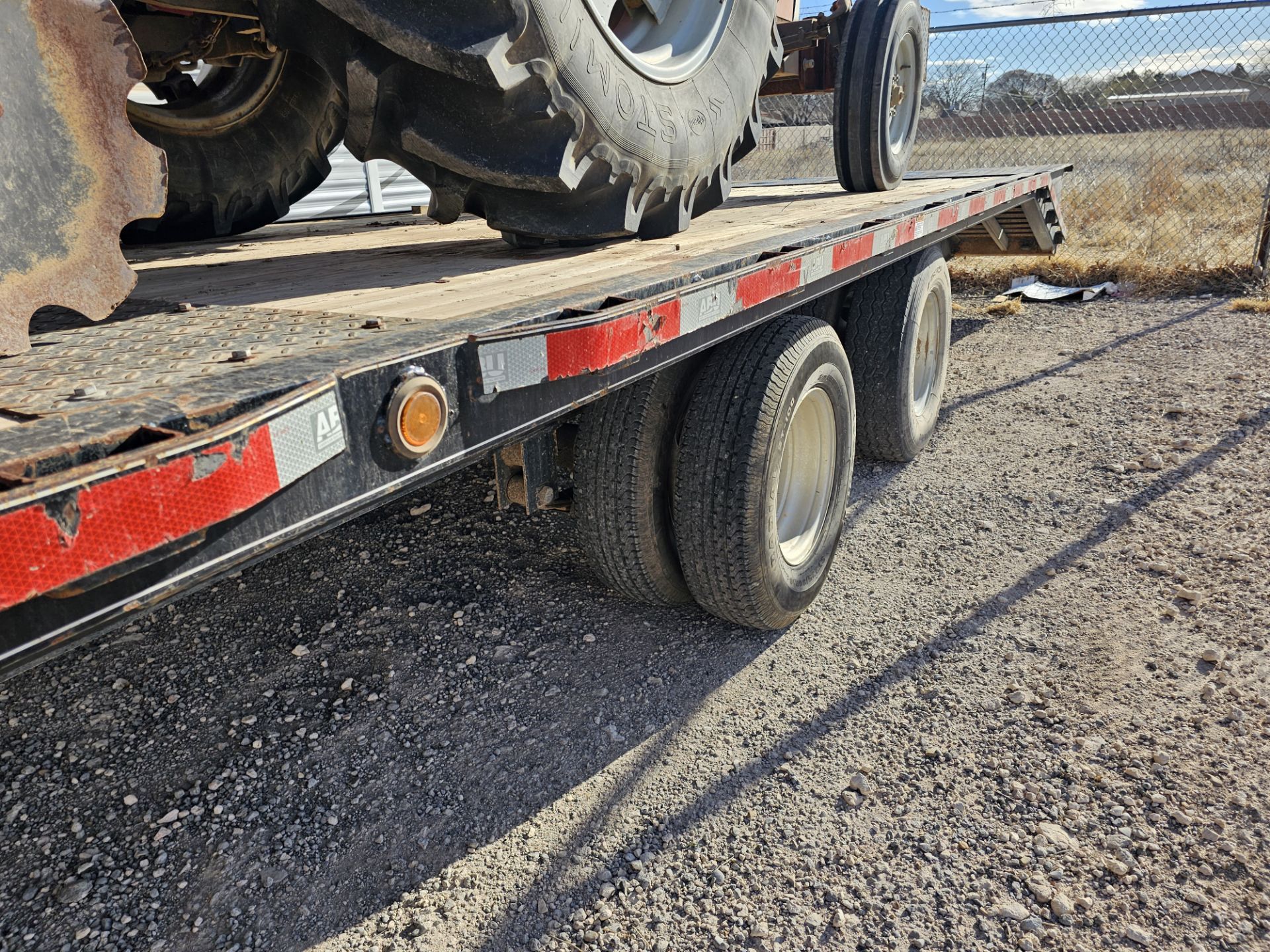 2019 ABU GOOSENECK TRAILER, 40', FLATBED W/ DOVETAIL DROP DOWN RAMPS - Image 12 of 15