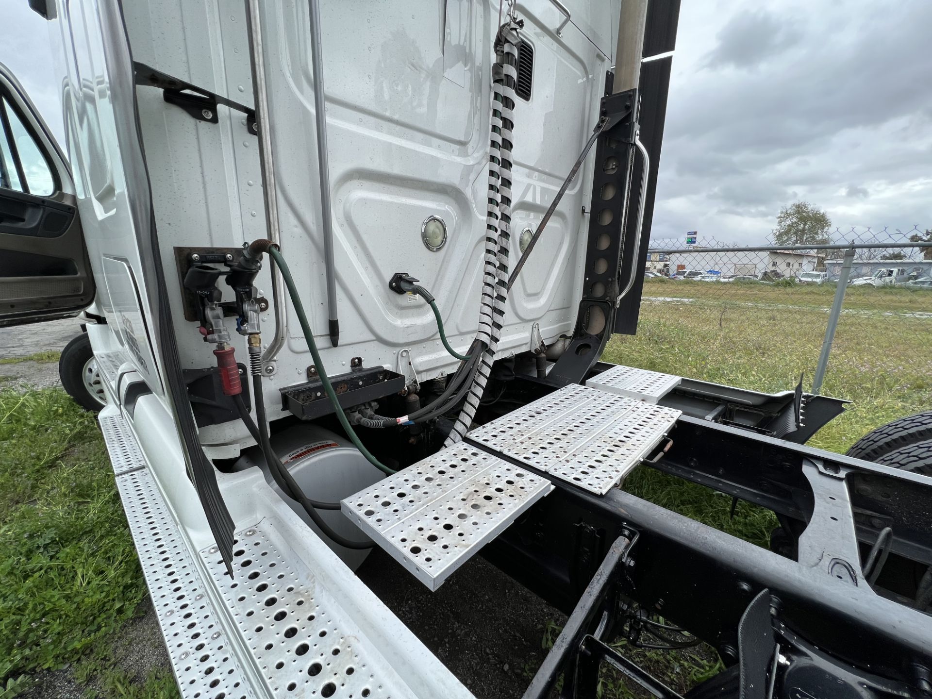 2012 FREIGHTLINER CASCADIA 125 SLEEPER CAB - Image 28 of 67