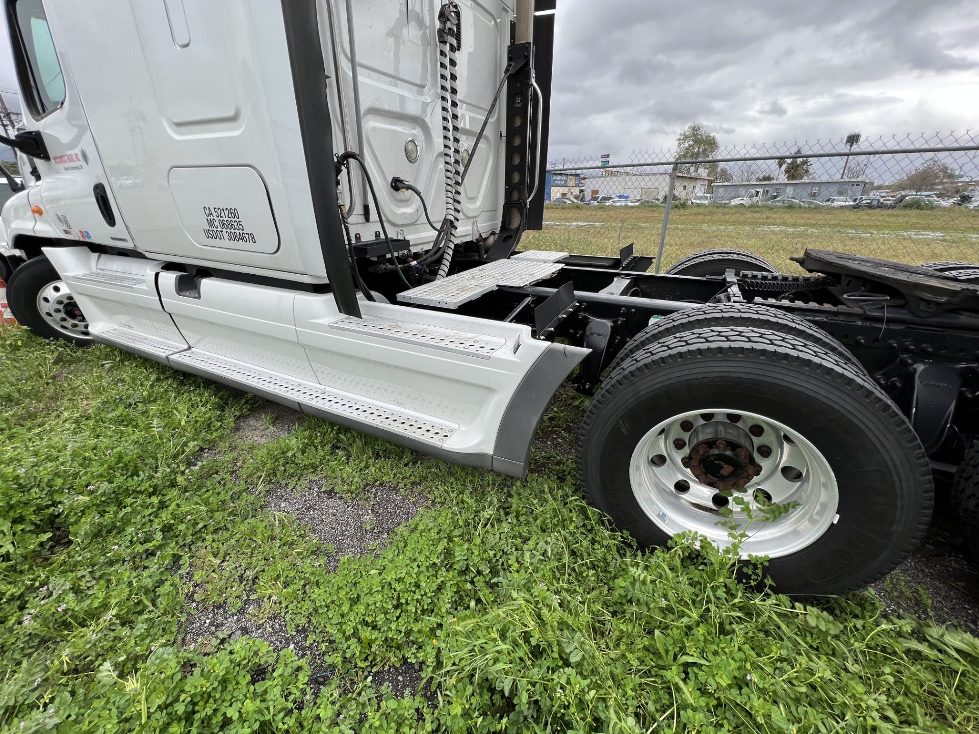 2012 FREIGHTLINER CASCADIA 125 SLEEPER CAB - Image 11 of 67