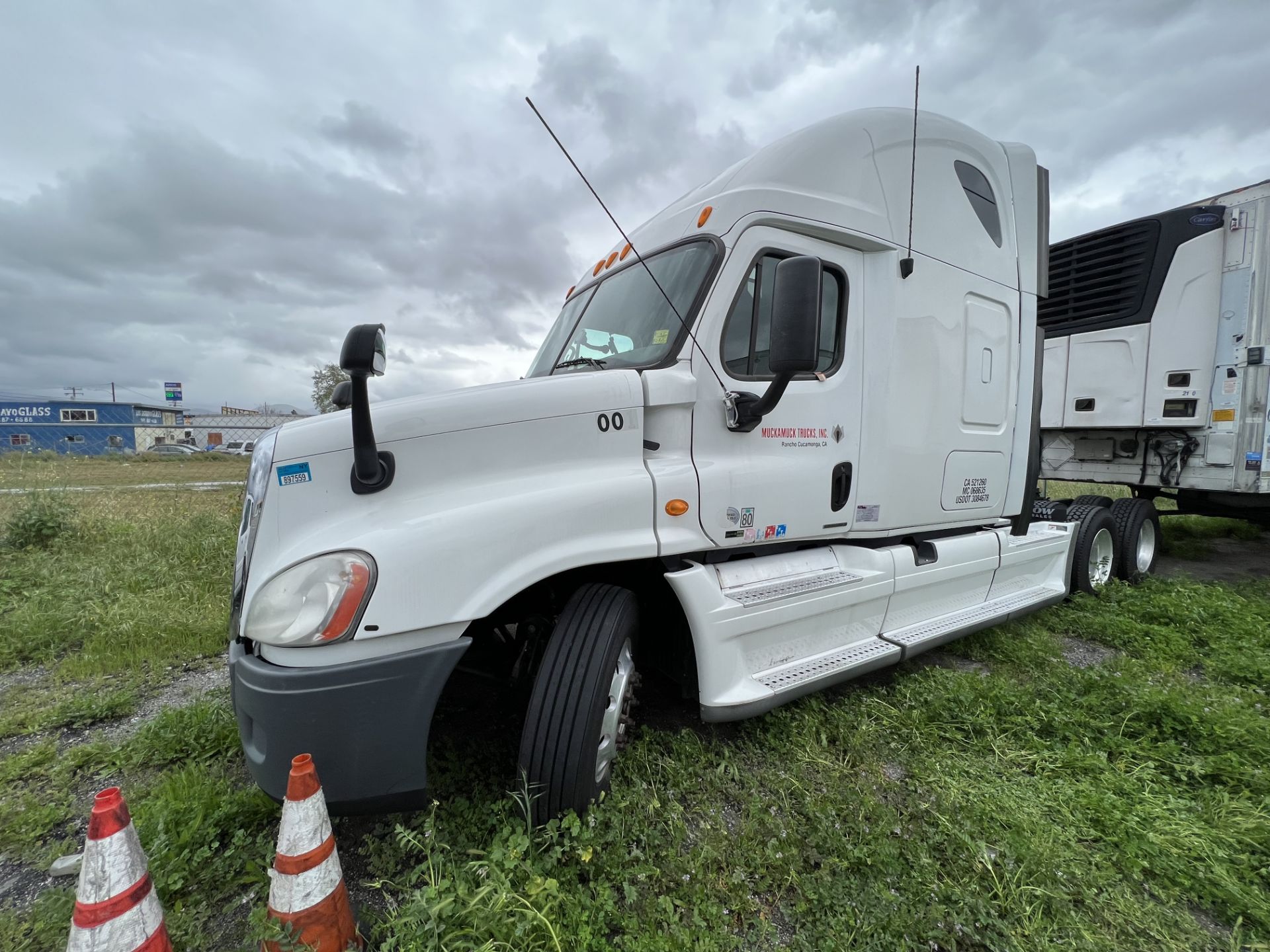 2012 FREIGHTLINER CASCADIA 125 SLEEPER CAB - Image 2 of 67