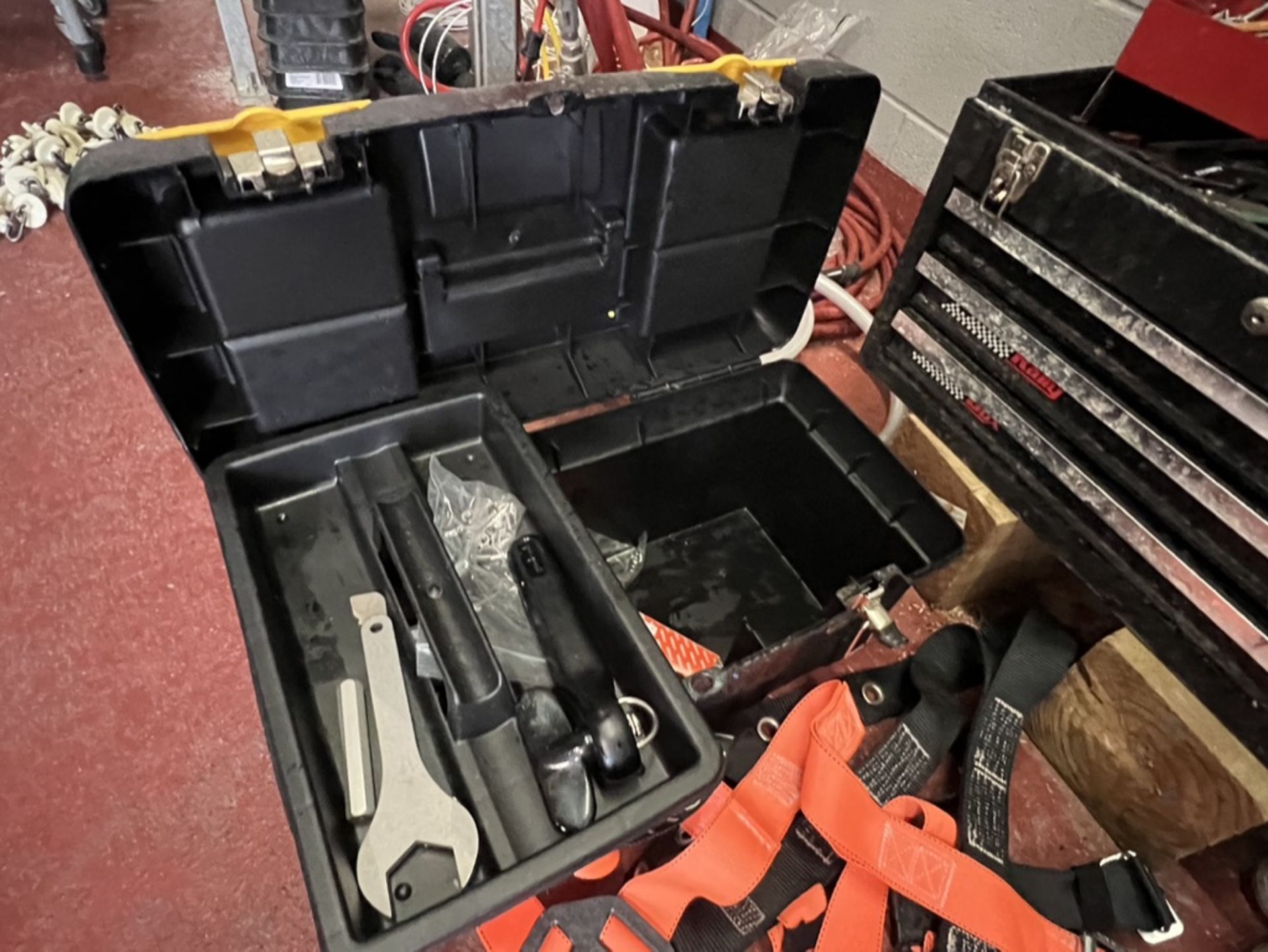 LOT OF: (2) PLASTIC TOOL BOXES, (1) METAL CRAFTSMAN TOOL BOX AND PICTURED SMALL TOOLS, DRILL BITS, - Image 2 of 15