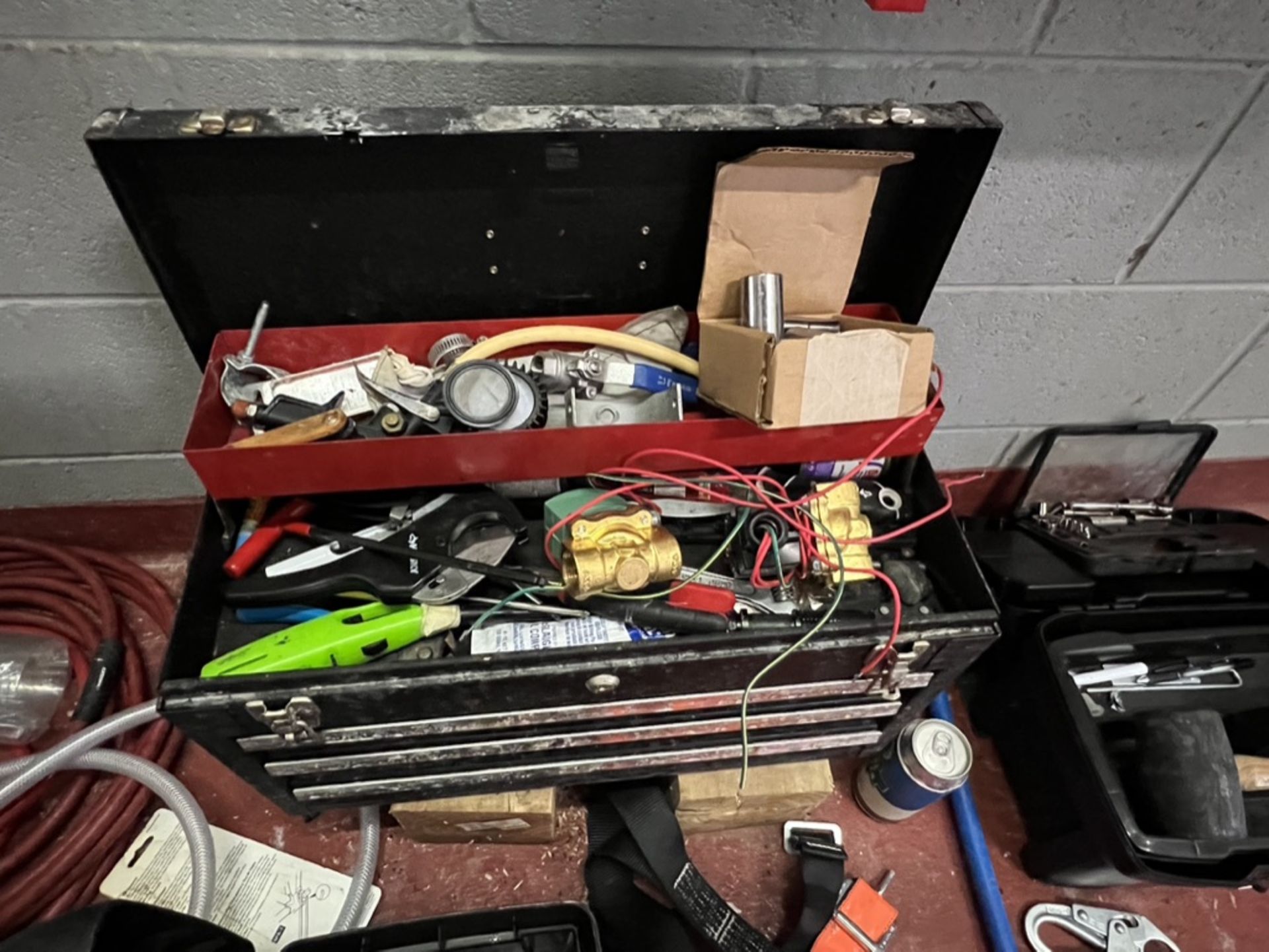 LOT OF: (2) PLASTIC TOOL BOXES, (1) METAL CRAFTSMAN TOOL BOX AND PICTURED SMALL TOOLS, DRILL BITS, - Image 3 of 15