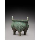An archaic bronze ritual tripod food vessel (Liding), late Shang dynasty | &#21830;&#26411; &#38738;