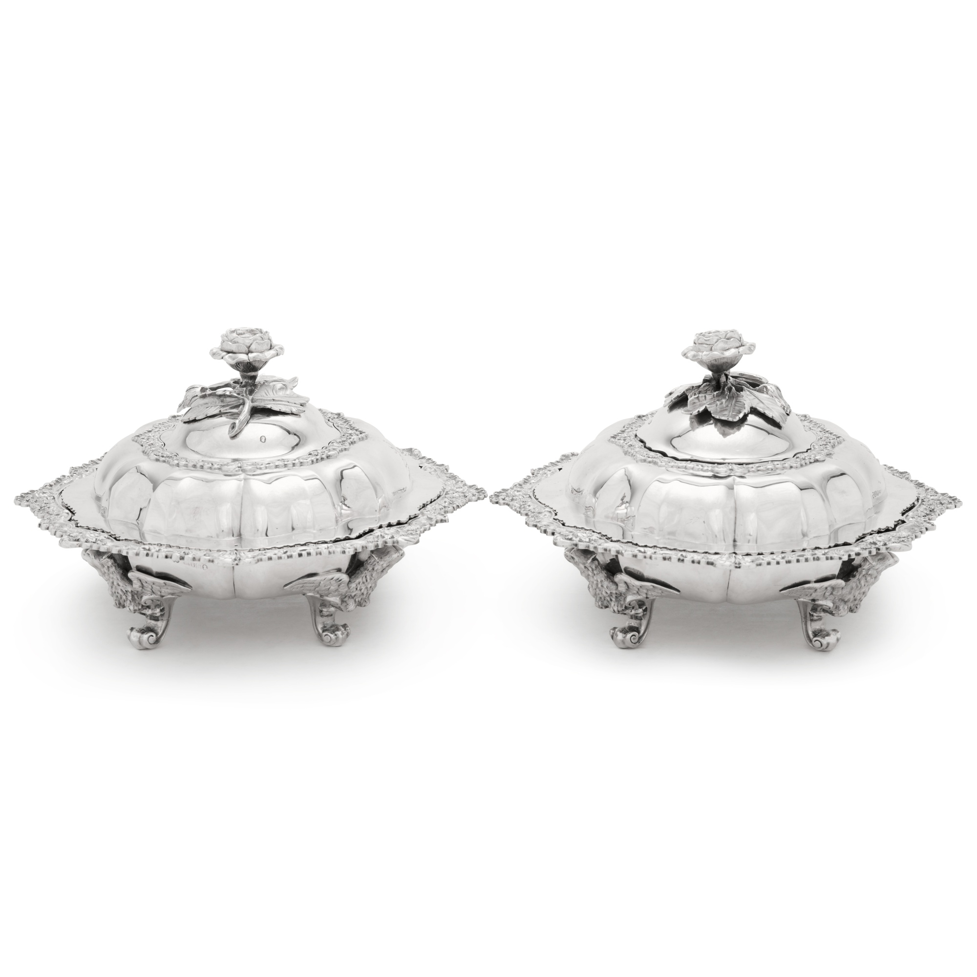 A pair of George IV silver entrée dishes, Thomas Burwash, London, 1821 - Image 2 of 5