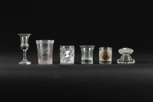 A set of glasses items in souvenir of the Bourbon family, 19th century | Ensemble en verre en hommag