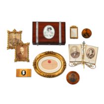 A set of commemorating items of the Royal family, 19th century | Ensemble de pi&#232;ces c&#233;l&#2