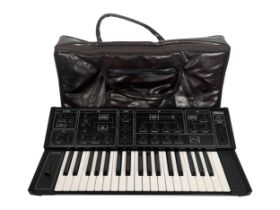 Yamaha CS-5 Synthesizer Monophonic analogue baby CS. 100v. Complete with carry case. (C) Tested.