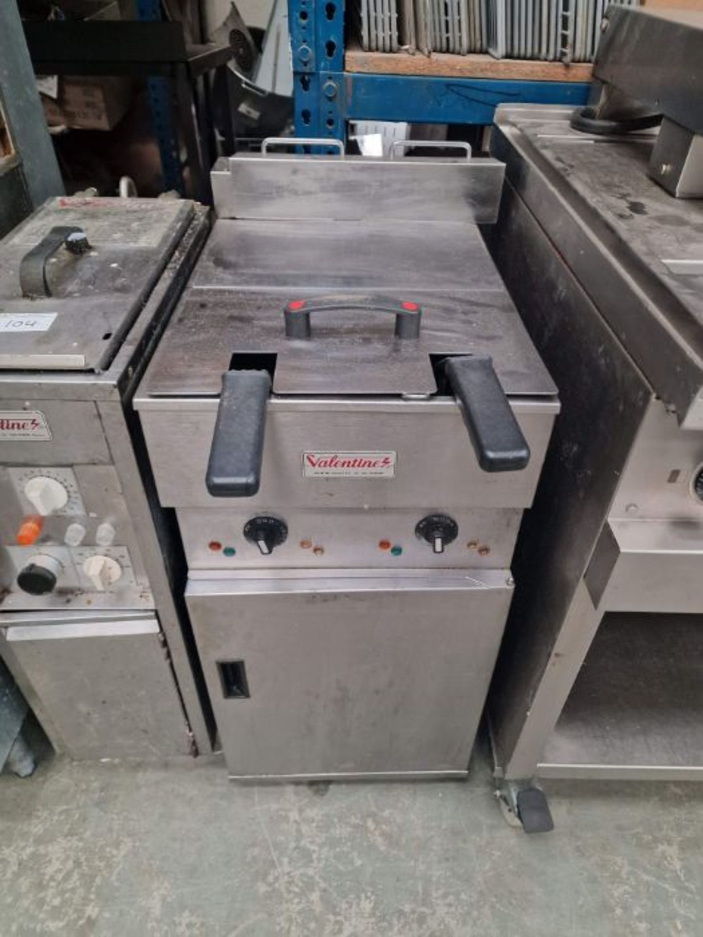 Valentine twin basket, twin tank fryer.