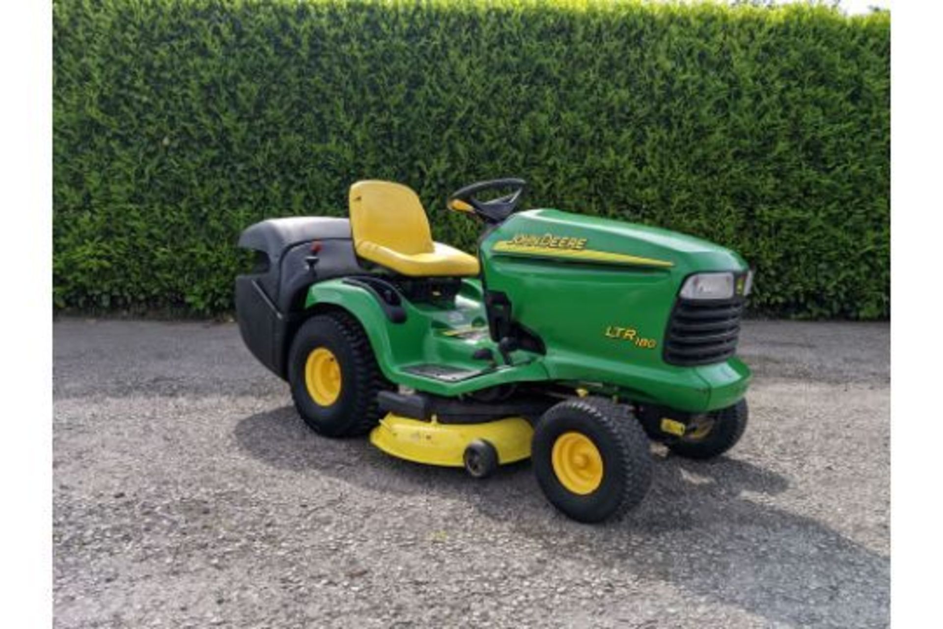 John Deere LTR180 42" Ride On Rotary Mower - Image 2 of 5