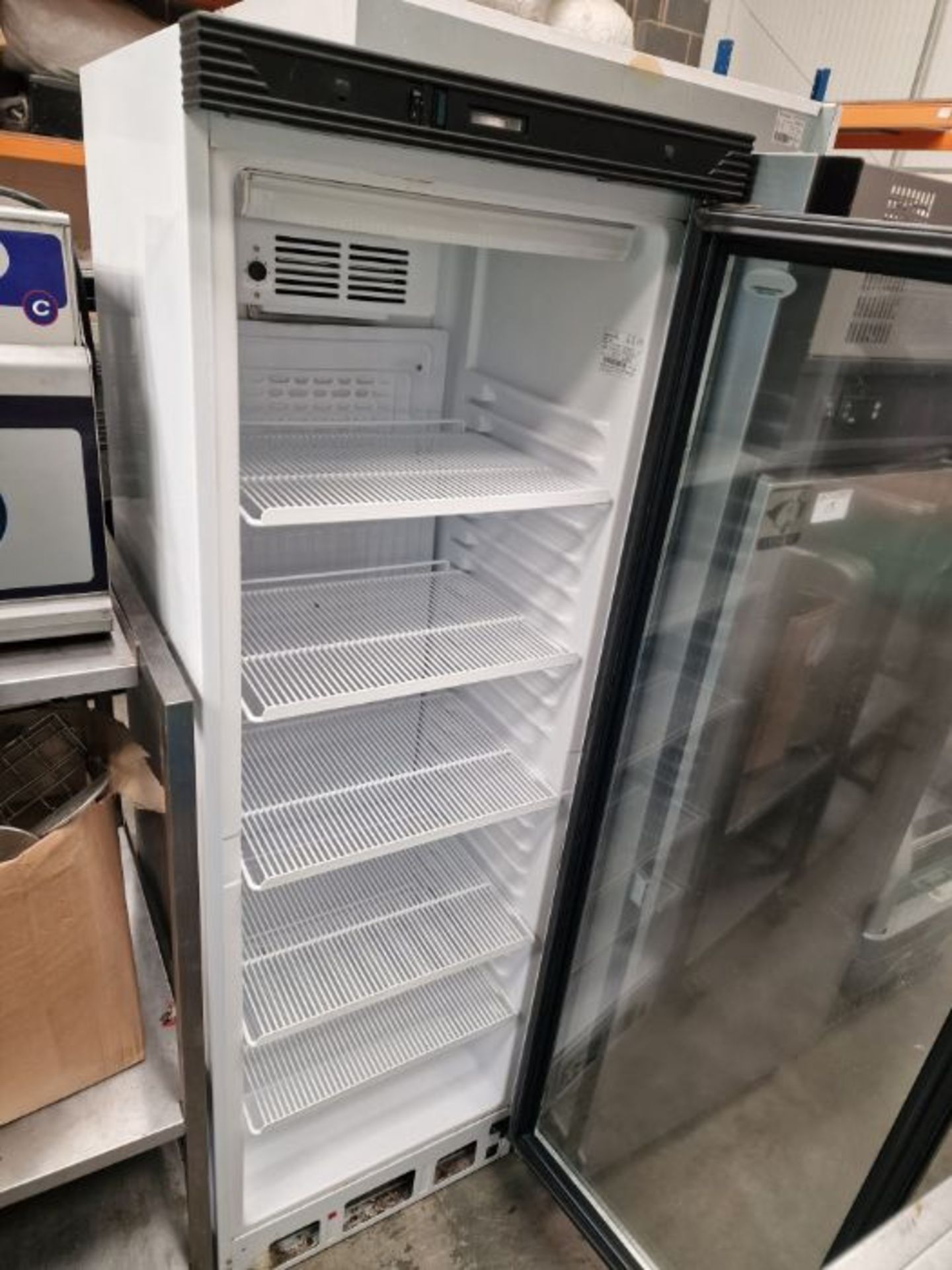 Interlevin single upright fridge. - Image 2 of 3