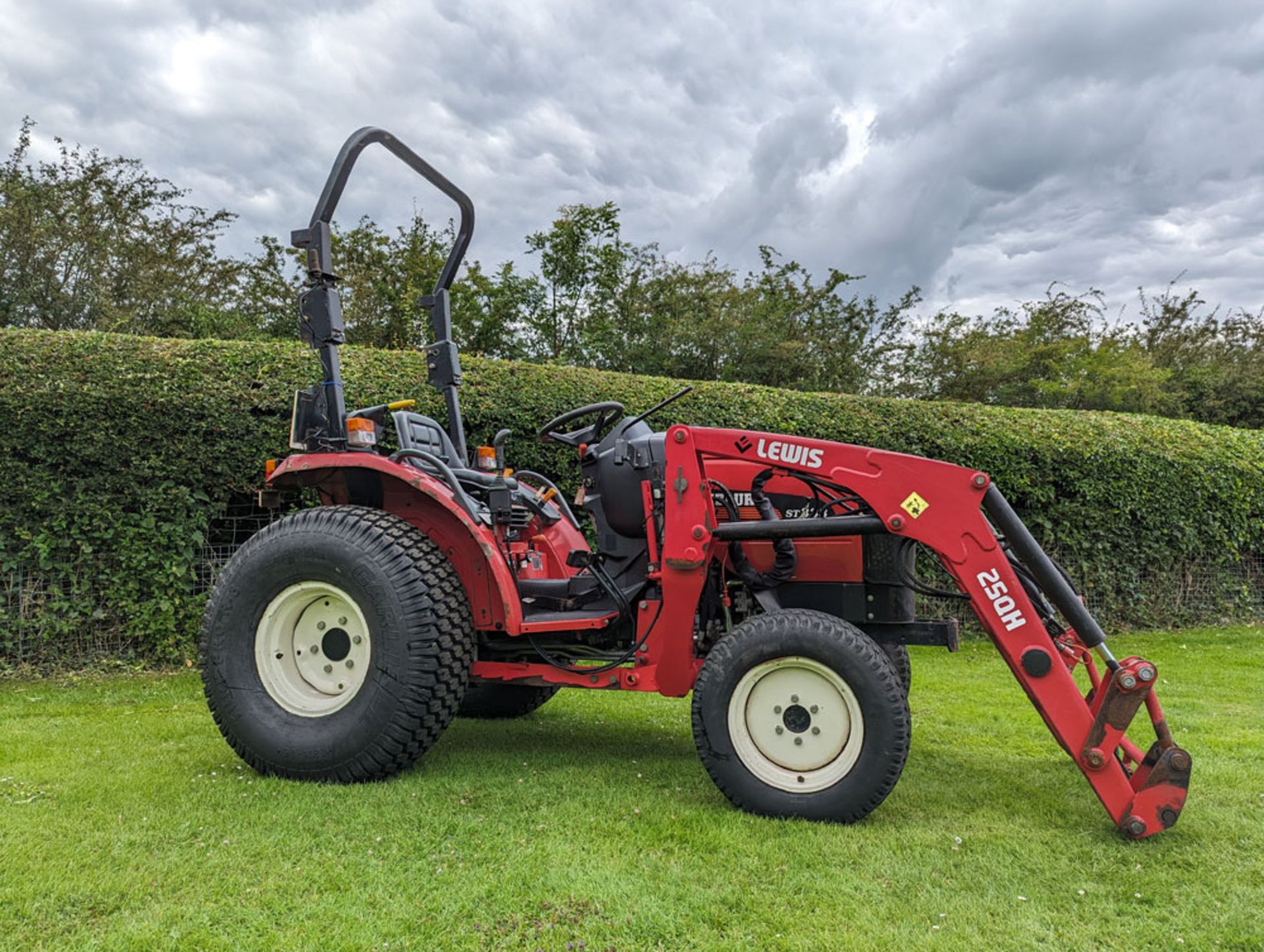 2013 Shibaura ST333 Compact Tractor With Lewis 25QH Loader Attachment 1848 Hours - Image 2 of 11